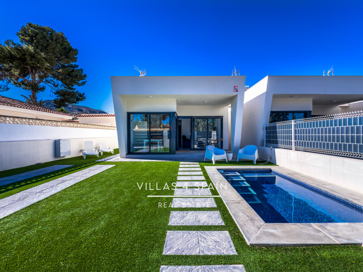 Resale - 2 Bedroom 2 Bathroom Corner Villa with Private Pool and parking - av. de la libertad - Murcia Resale - 2 Bedroom 2 Bathroom Corner Villa with Private Pool and parking - av. de la libertad - Murcia