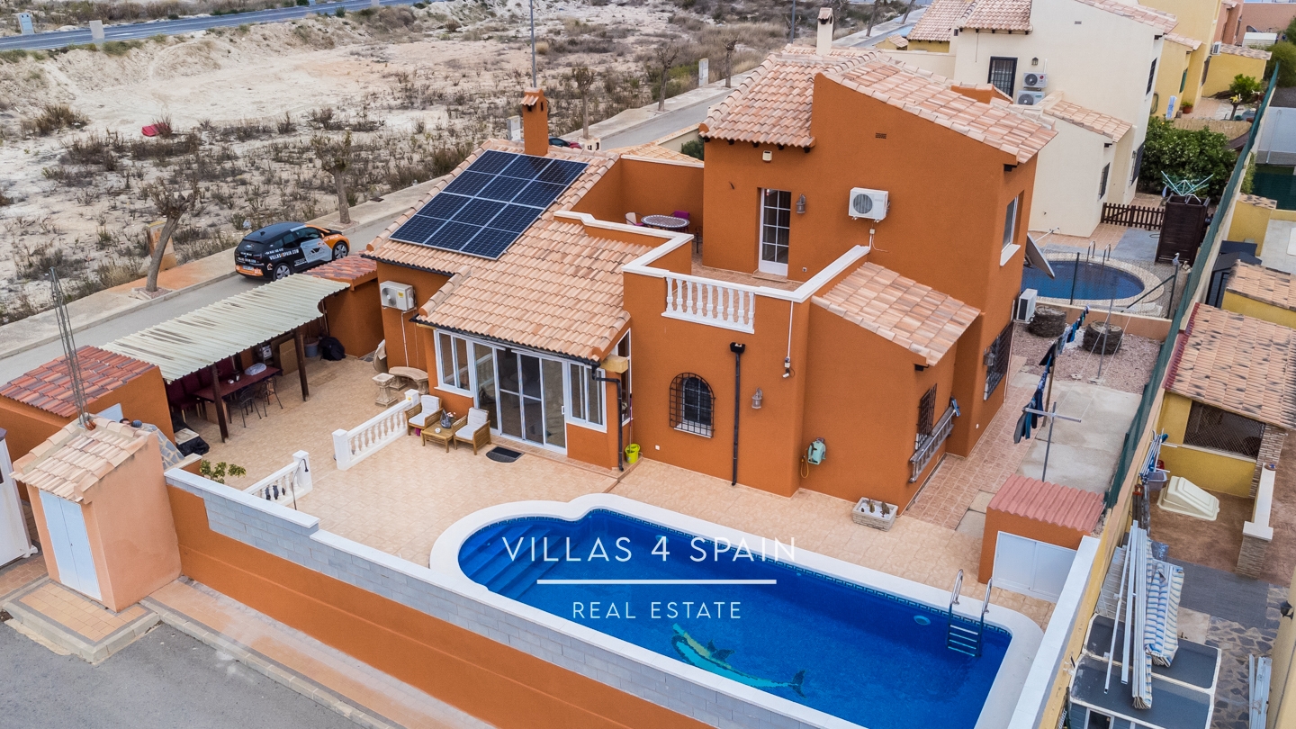 3 bedroom 3 bathroom villa with private pool and parking in fortuna murcia