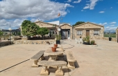 3-6637/2471, 5 Bedroom 2 Bathroom Country house in Yecla