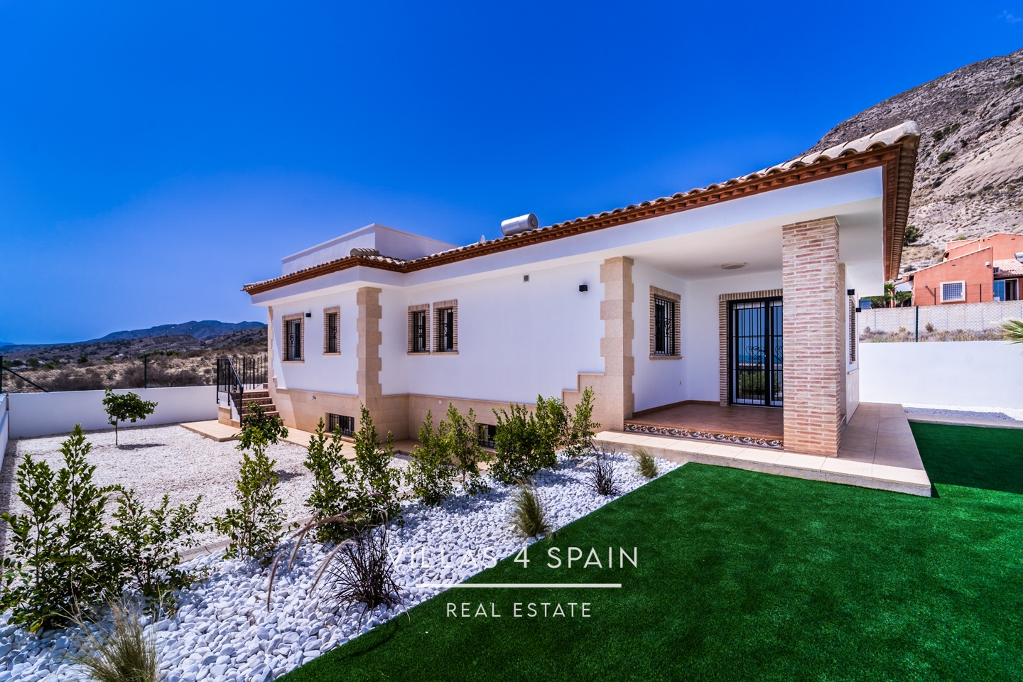 3 Bedroom 2 Bathroom Villa with Private Pool and Parking