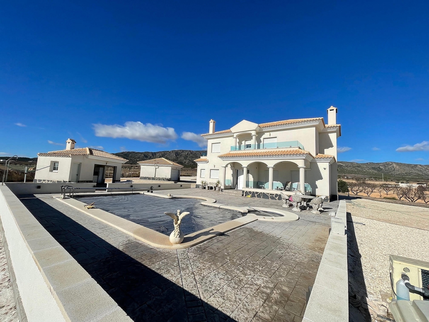 6 Bedroom 5 Bathroom Villa in Pinoso