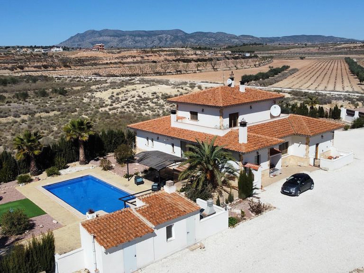 5 Bedroom 4 Bathroom Villa in Pinoso