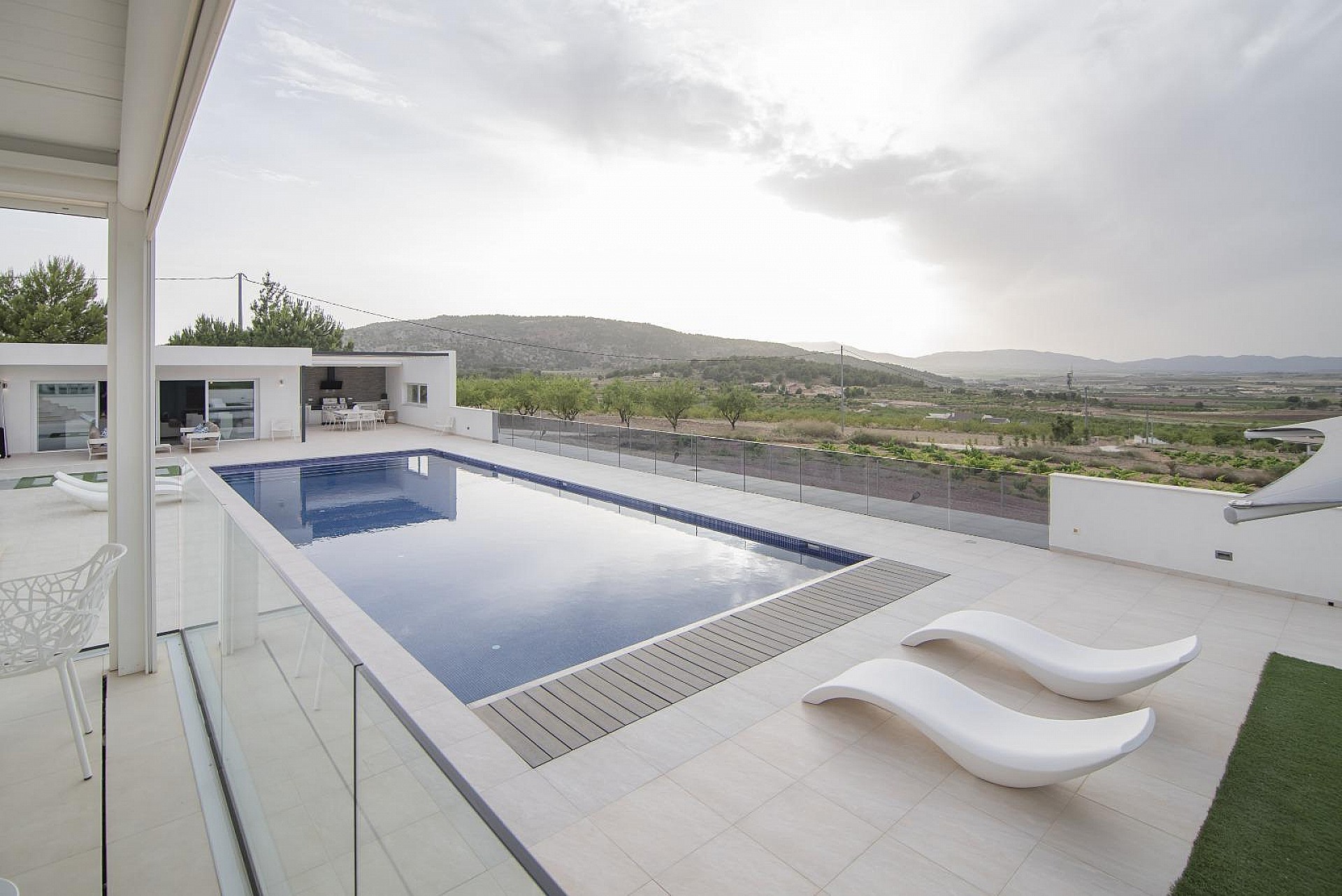 Resale - 5 Bedroom 6 Bathroom Villa in Pinoso - - Alicante Resale - 5 Bedroom 6 Bathroom Villa in Pinoso - - Alicante