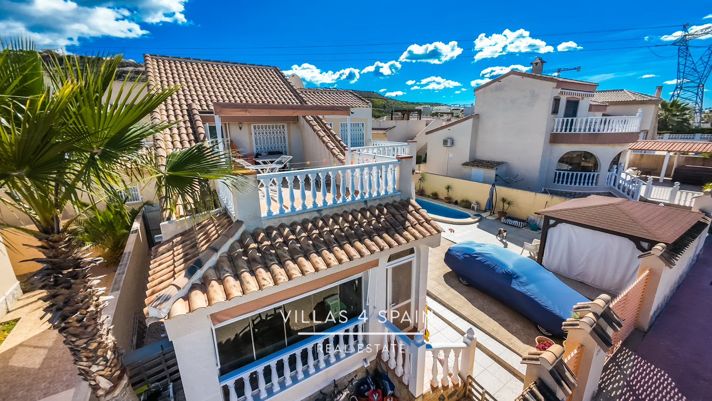 Resale - 4 Bed 2 Bath Detached Villa with Private Pool in Rojales, Ciudad Quesada - AV. Rio Tajo - Alicante Resale - 4 Bed 2 Bath Detached Villa with Private Pool in Rojales, Ciudad Quesada - AV. Rio Tajo - Alicante