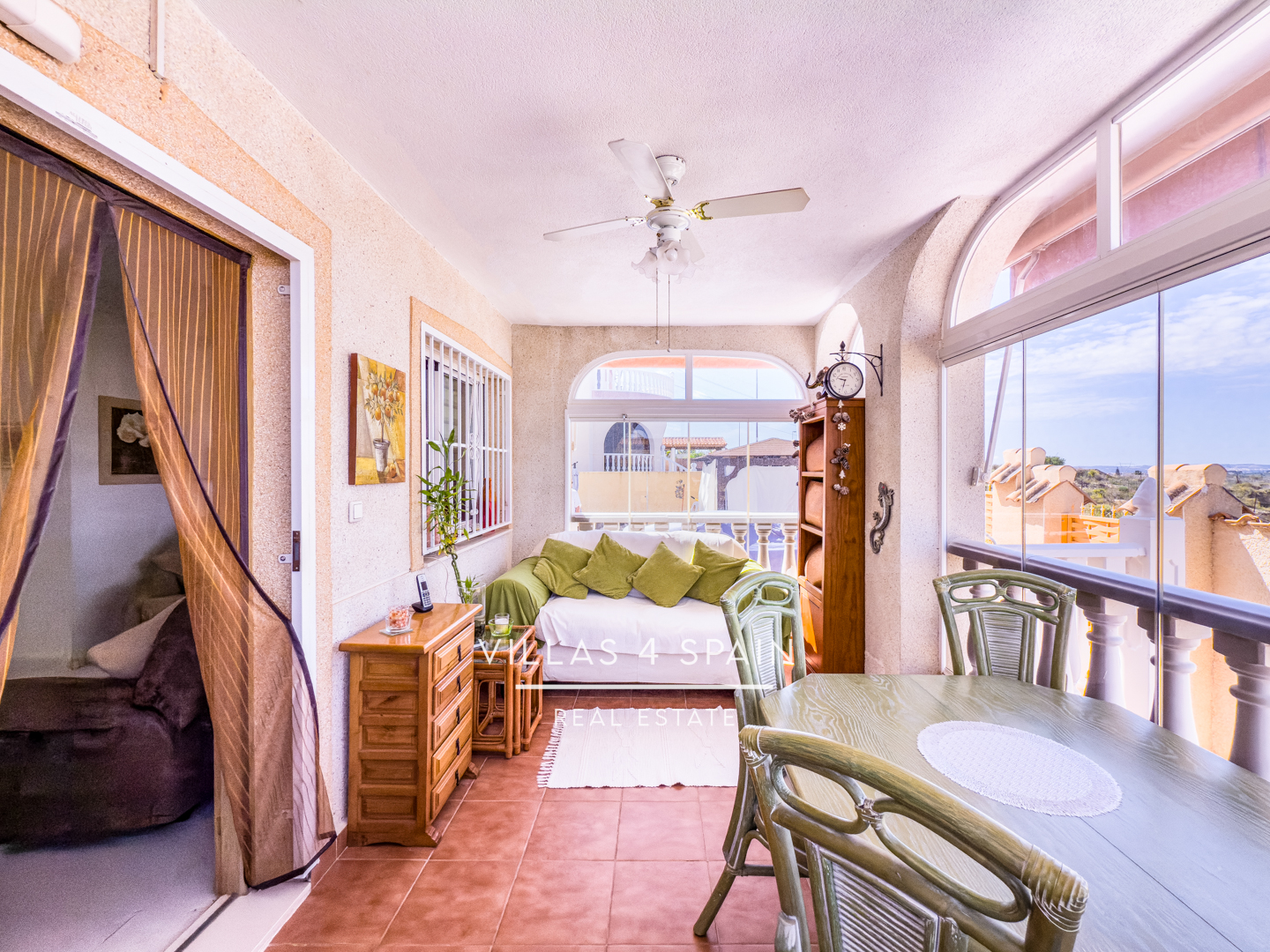 Resale - 4 Bed 2 Bath Detached Villa with Private Pool in Rojales, Ciudad Quesada - AV. Rio Tajo - Alicante Resale - 4 Bed 2 Bath Detached Villa with Private Pool in Rojales, Ciudad Quesada - AV. Rio Tajo - Alicante