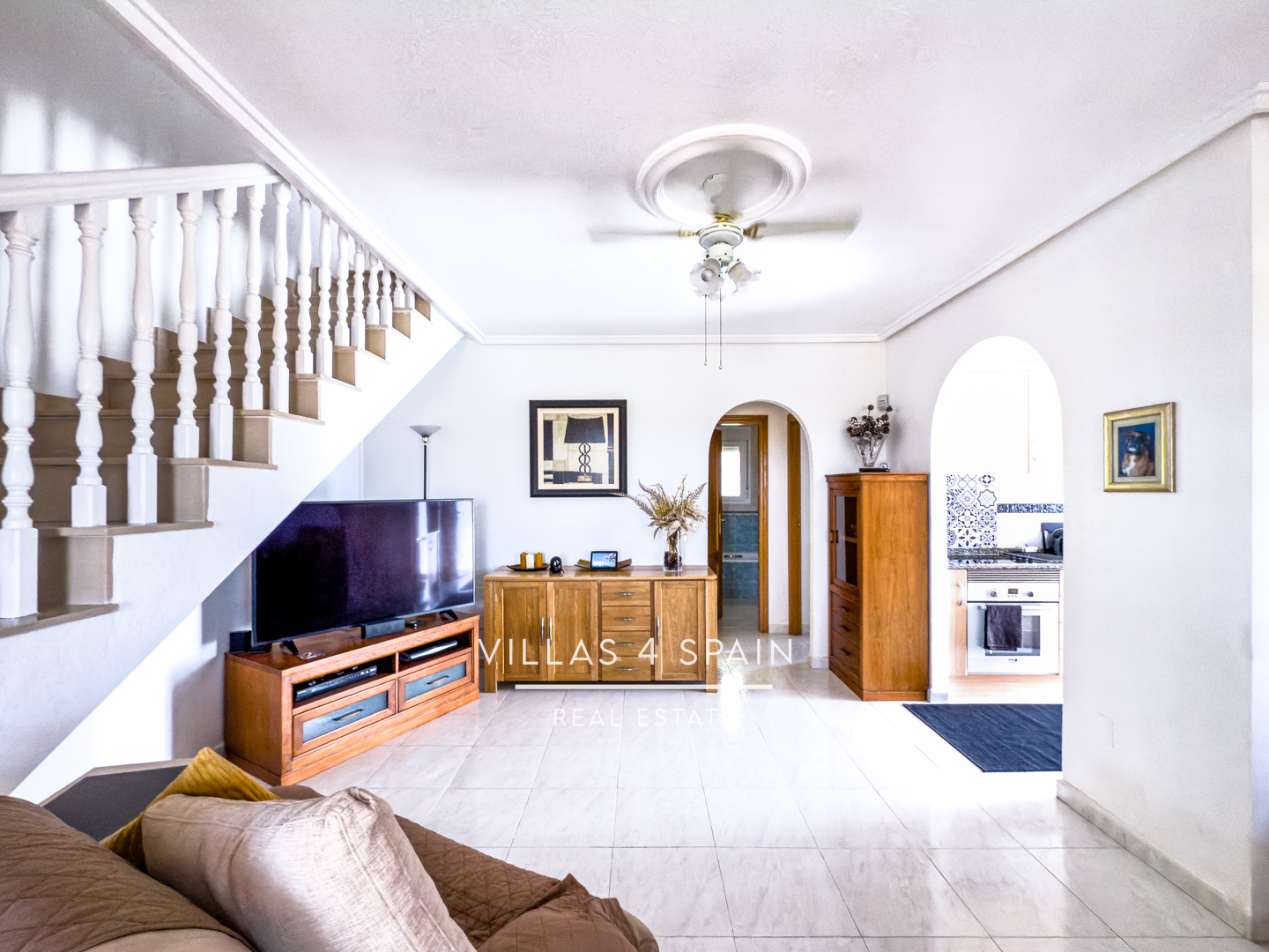 Resale - 4 Bed 2 Bath Detached Villa with Private Pool in Rojales, Ciudad Quesada - AV. Rio Tajo - Alicante Resale - 4 Bed 2 Bath Detached Villa with Private Pool in Rojales, Ciudad Quesada - AV. Rio Tajo - Alicante