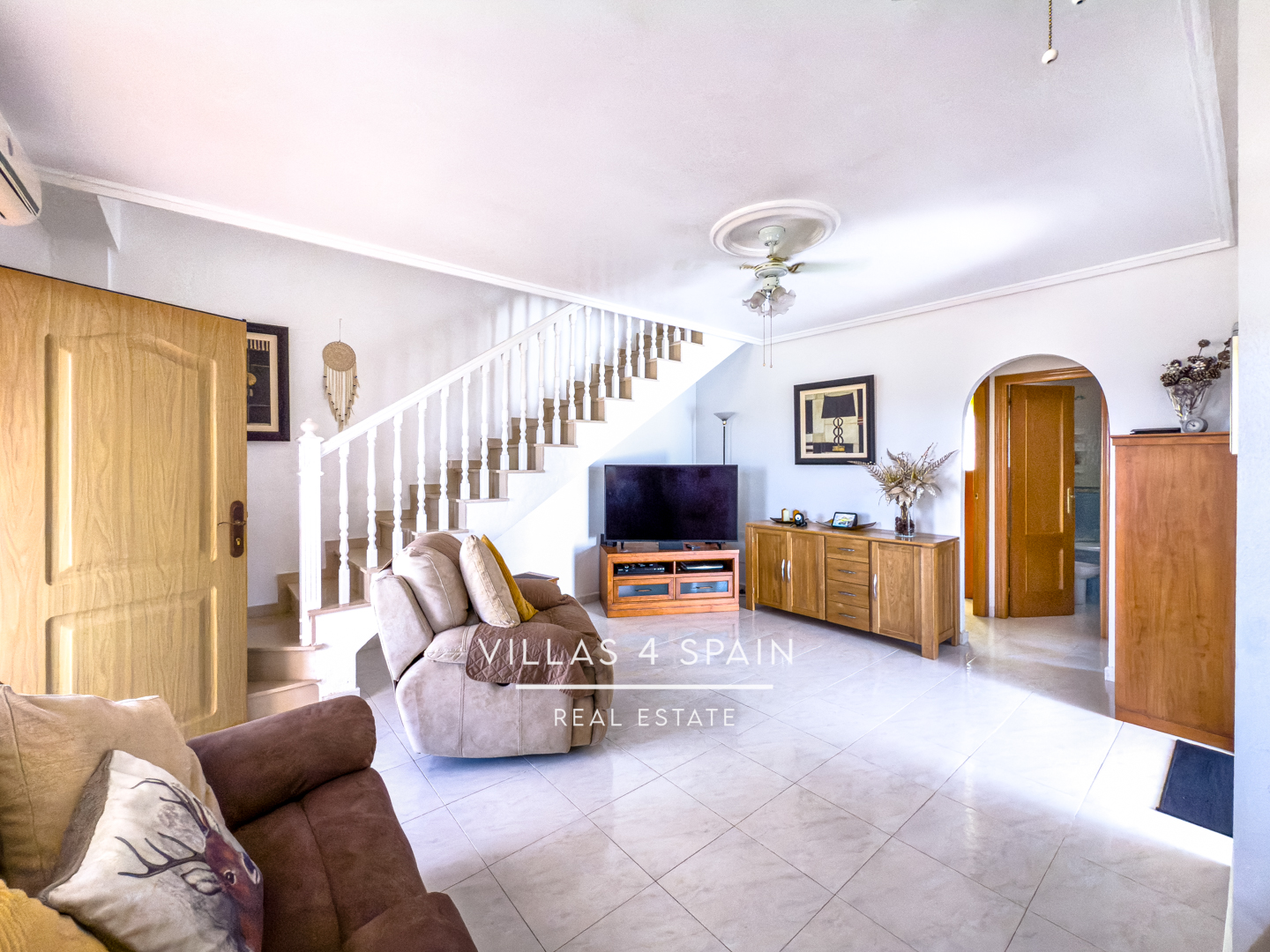 Resale - 4 Bed 2 Bath Detached Villa with Private Pool in Rojales, Ciudad Quesada - AV. Rio Tajo - Alicante Resale - 4 Bed 2 Bath Detached Villa with Private Pool in Rojales, Ciudad Quesada - AV. Rio Tajo - Alicante