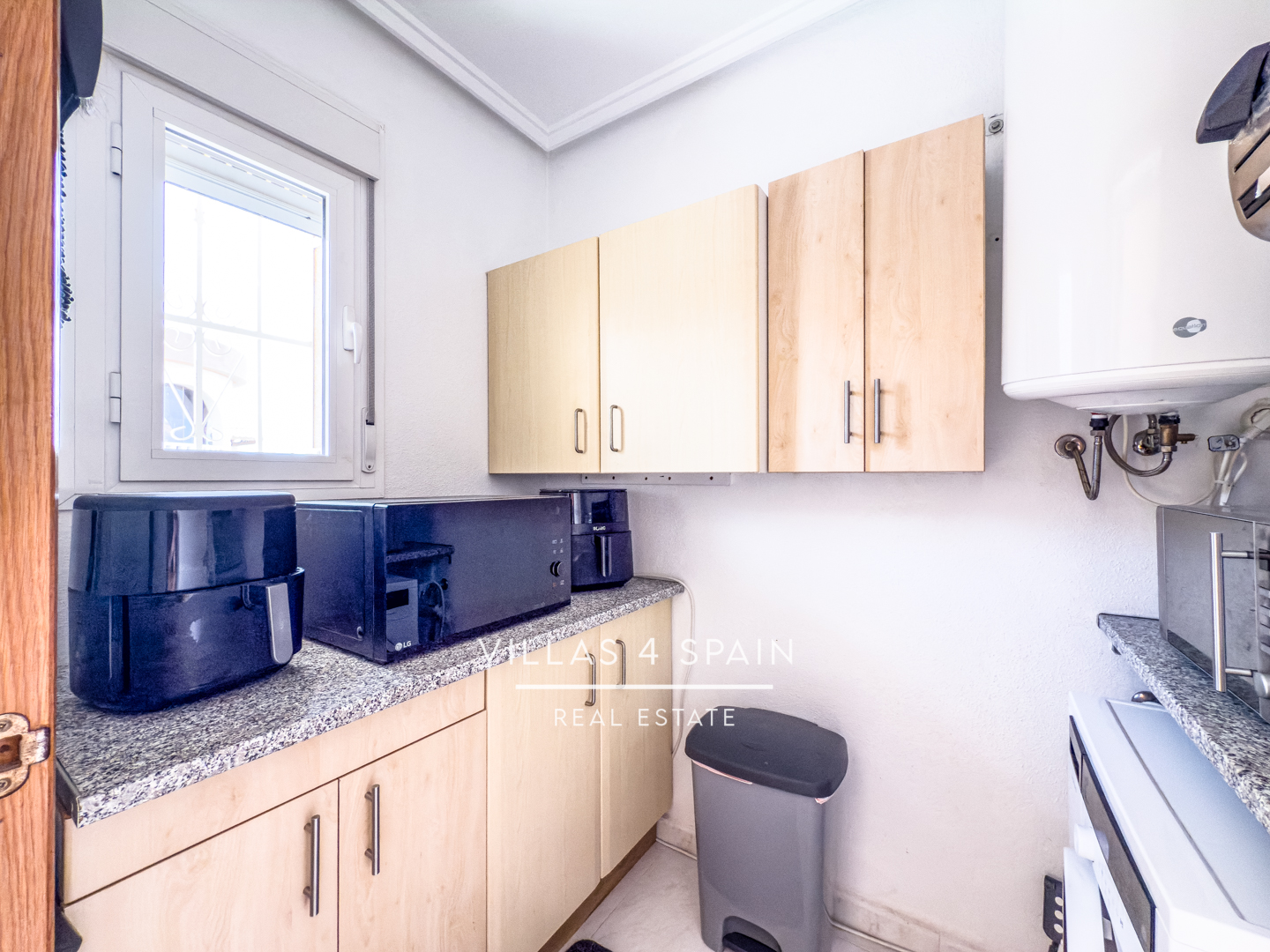 Resale - 4 Bed 2 Bath Detached Villa with Private Pool in Rojales, Ciudad Quesada - AV. Rio Tajo - Alicante Resale - 4 Bed 2 Bath Detached Villa with Private Pool in Rojales, Ciudad Quesada - AV. Rio Tajo - Alicante