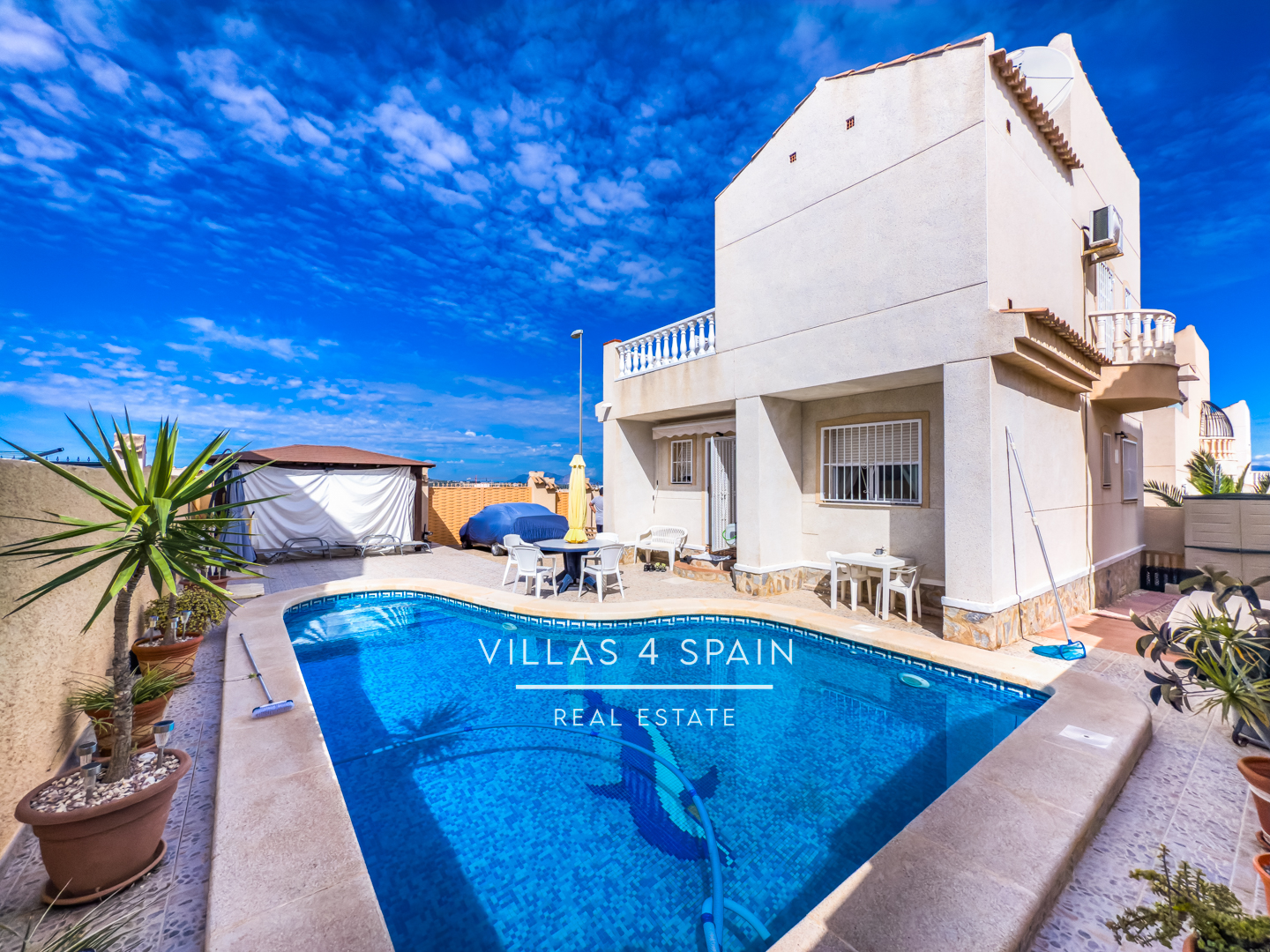 Resale - 4 Bed 2 Bath Detached Villa with Private Pool in Rojales, Ciudad Quesada - AV. Rio Tajo - Alicante Resale - 4 Bed 2 Bath Detached Villa with Private Pool in Rojales, Ciudad Quesada - AV. Rio Tajo - Alicante