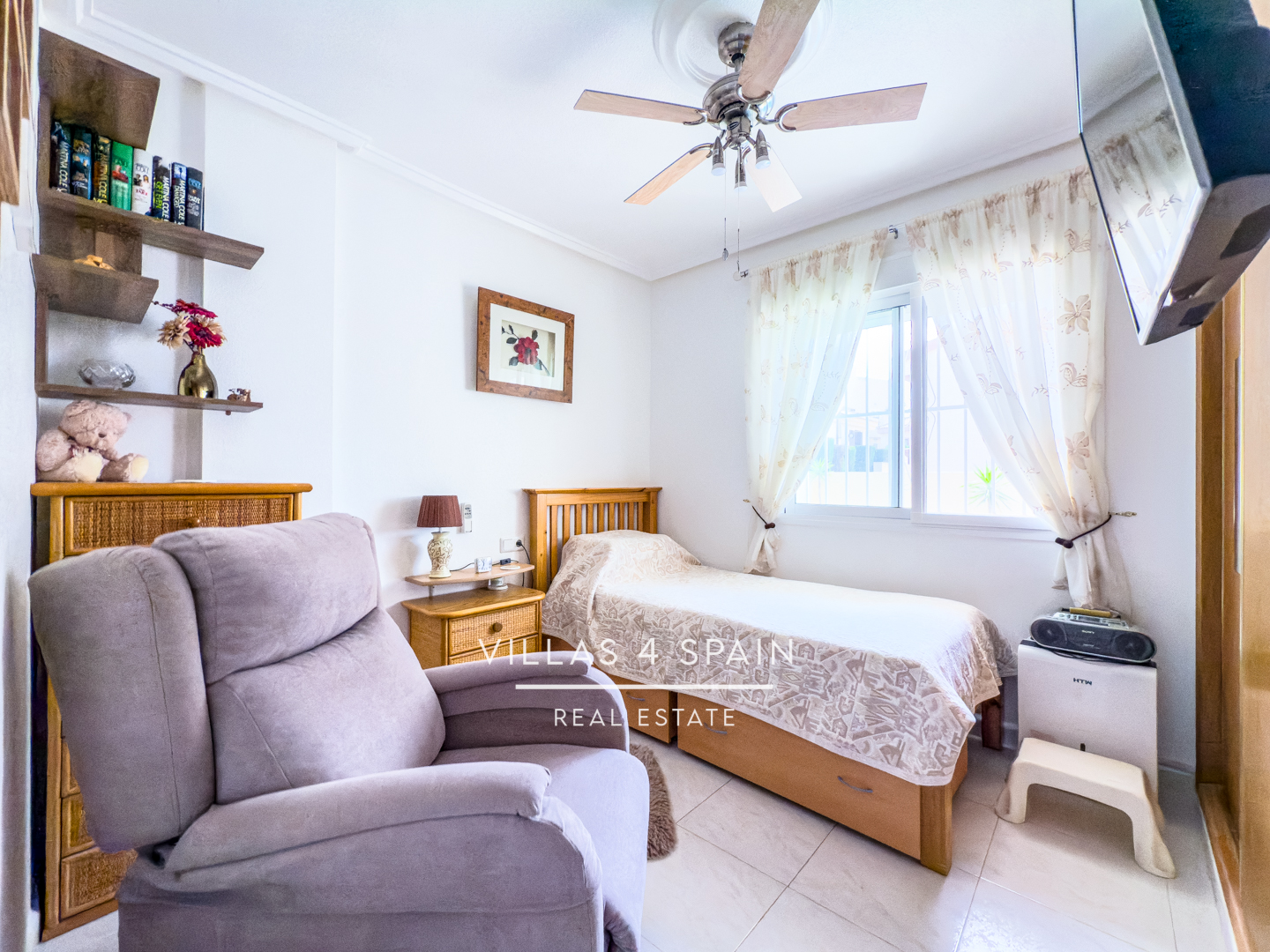 Resale - 4 Bed 2 Bath Detached Villa with Private Pool in Rojales, Ciudad Quesada - AV. Rio Tajo - Alicante Resale - 4 Bed 2 Bath Detached Villa with Private Pool in Rojales, Ciudad Quesada - AV. Rio Tajo - Alicante