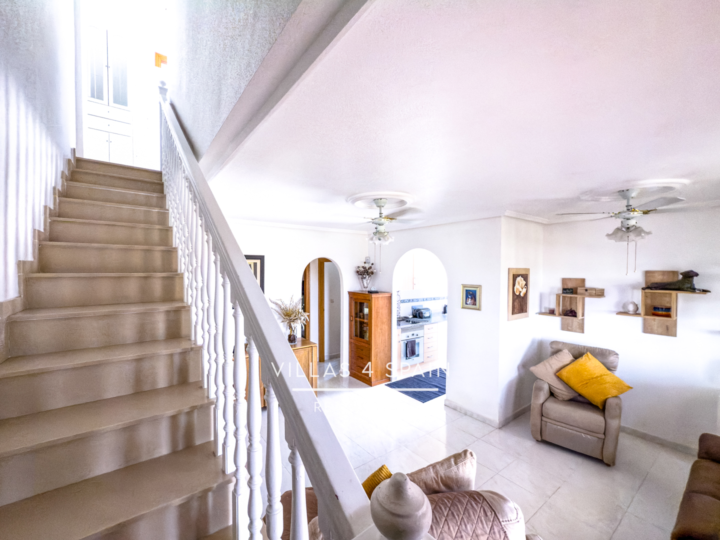 Resale - 4 Bed 2 Bath Detached Villa with Private Pool in Rojales, Ciudad Quesada - AV. Rio Tajo - Alicante Resale - 4 Bed 2 Bath Detached Villa with Private Pool in Rojales, Ciudad Quesada - AV. Rio Tajo - Alicante