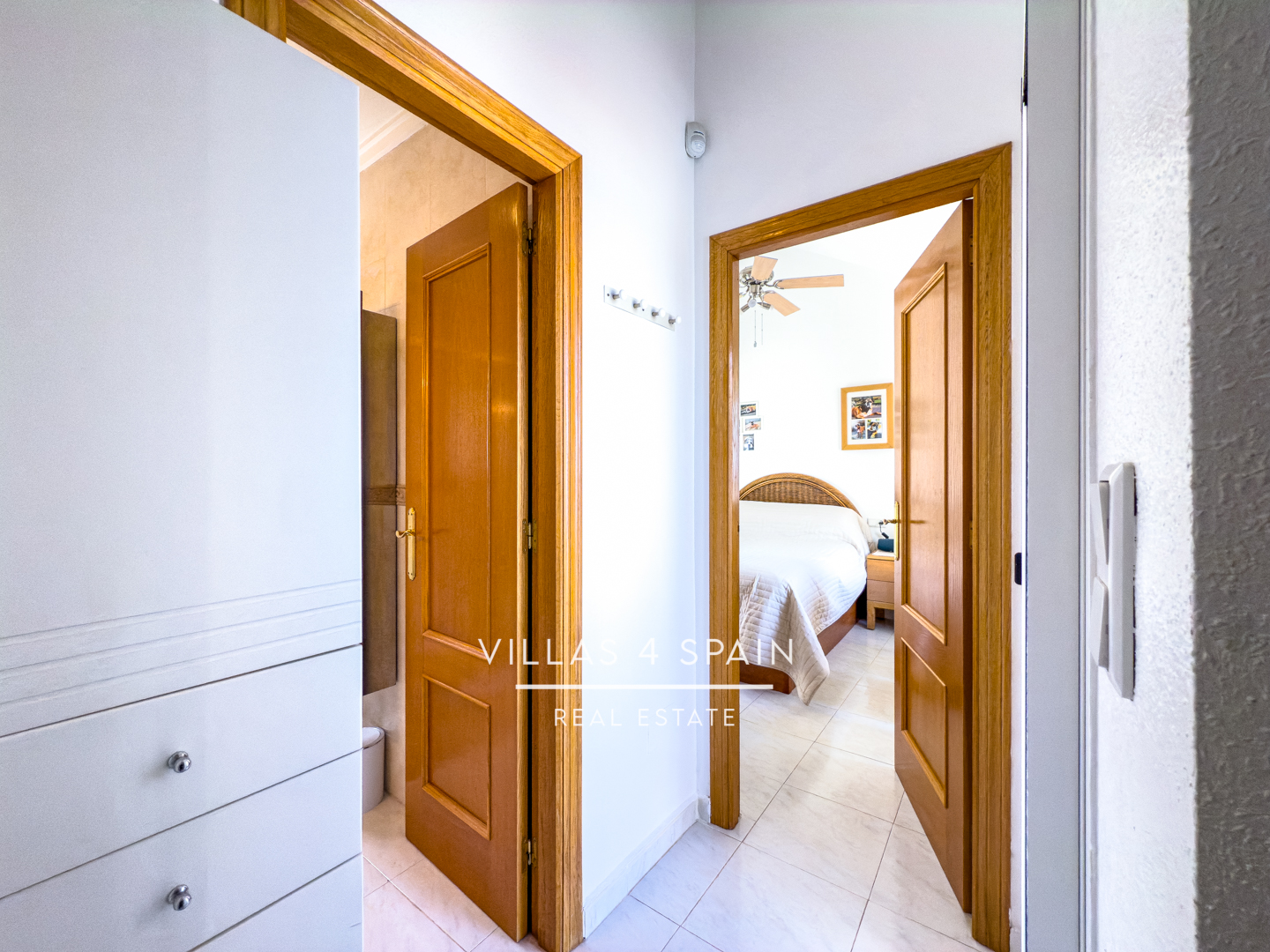 Resale - 4 Bed 2 Bath Detached Villa with Private Pool in Rojales, Ciudad Quesada - AV. Rio Tajo - Alicante Resale - 4 Bed 2 Bath Detached Villa with Private Pool in Rojales, Ciudad Quesada - AV. Rio Tajo - Alicante