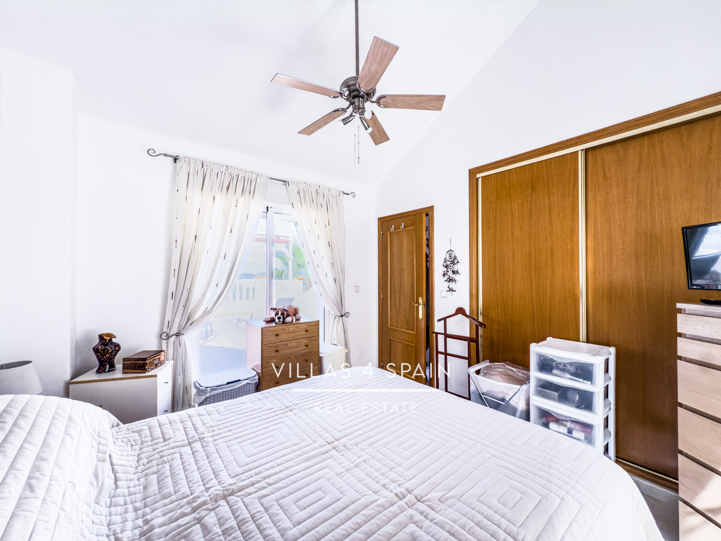 Resale - 4 Bed 2 Bath Detached Villa with Private Pool in Rojales, Ciudad Quesada - AV. Rio Tajo - Alicante Resale - 4 Bed 2 Bath Detached Villa with Private Pool in Rojales, Ciudad Quesada - AV. Rio Tajo - Alicante