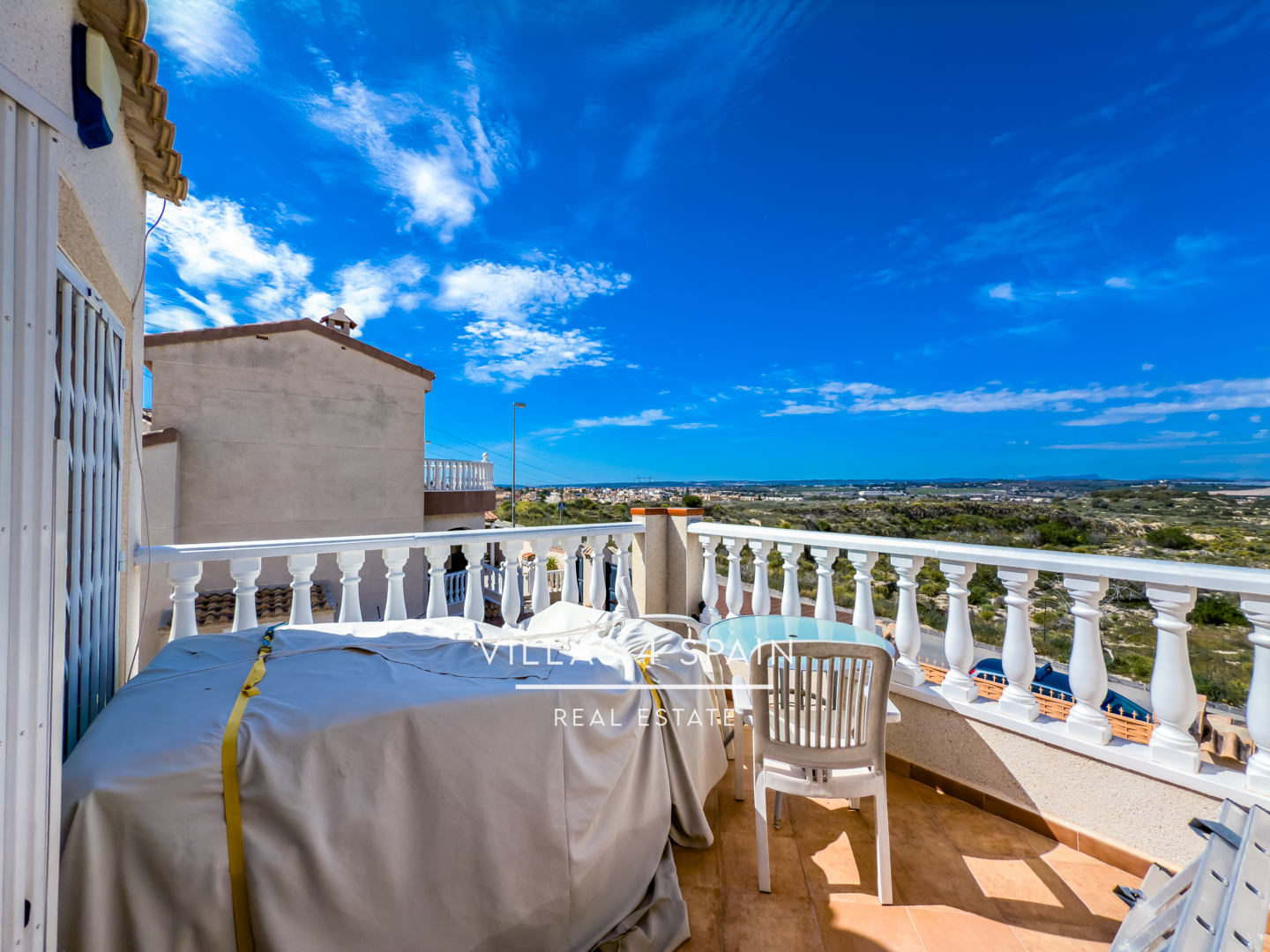 Resale - 4 Bed 2 Bath Detached Villa with Private Pool in Rojales, Ciudad Quesada - AV. Rio Tajo - Alicante Resale - 4 Bed 2 Bath Detached Villa with Private Pool in Rojales, Ciudad Quesada - AV. Rio Tajo - Alicante