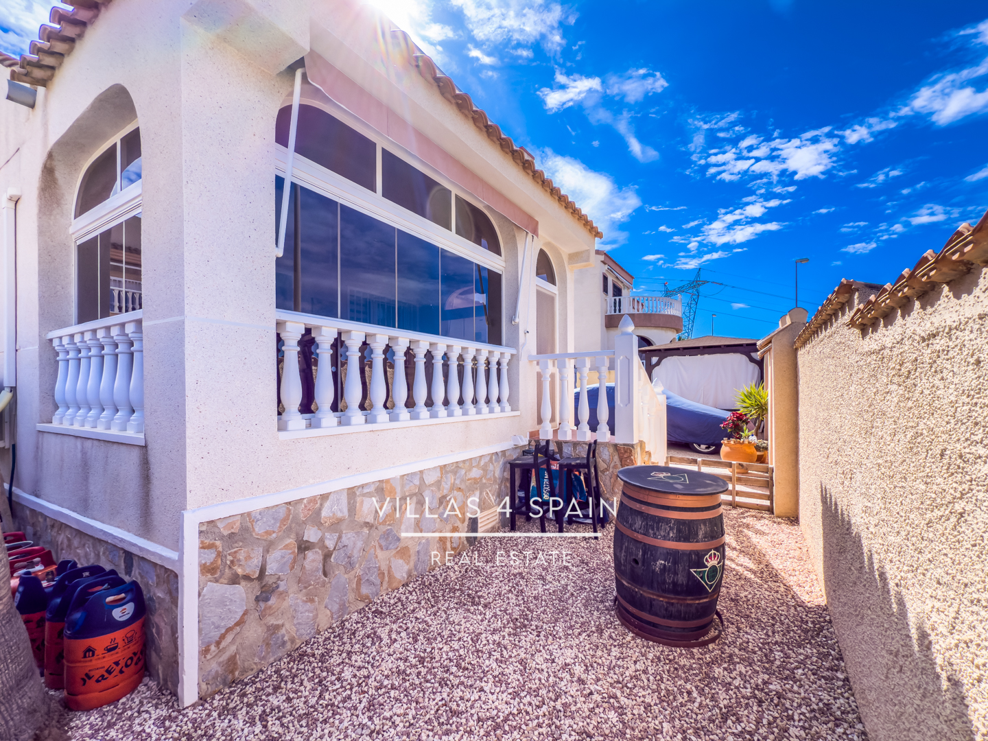 Resale - 4 Bed 2 Bath Detached Villa with Private Pool in Rojales, Ciudad Quesada - AV. Rio Tajo - Alicante Resale - 4 Bed 2 Bath Detached Villa with Private Pool in Rojales, Ciudad Quesada - AV. Rio Tajo - Alicante