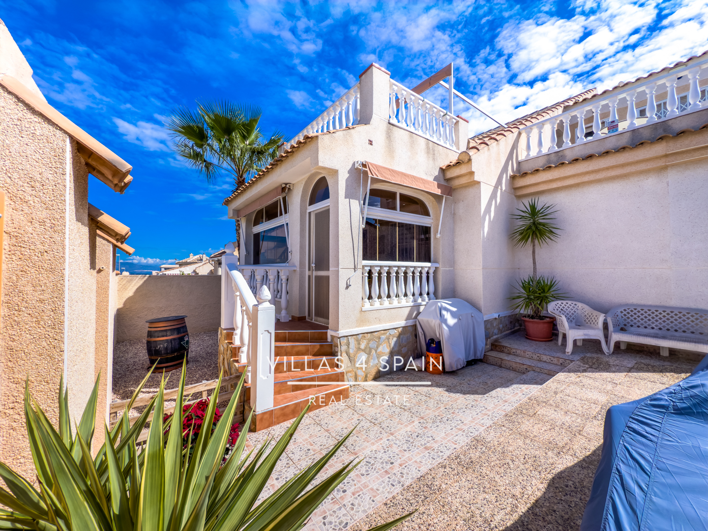 Resale - 4 Bed 2 Bath Detached Villa with Private Pool in Rojales, Ciudad Quesada - AV. Rio Tajo - Alicante Resale - 4 Bed 2 Bath Detached Villa with Private Pool in Rojales, Ciudad Quesada - AV. Rio Tajo - Alicante