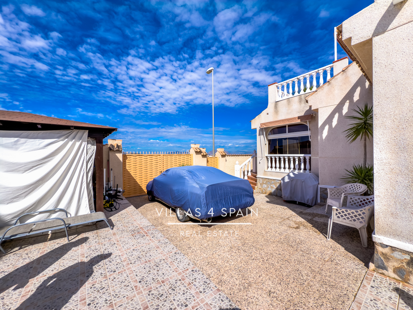 Resale - 4 Bed 2 Bath Detached Villa with Private Pool in Rojales, Ciudad Quesada - AV. Rio Tajo - Alicante Resale - 4 Bed 2 Bath Detached Villa with Private Pool in Rojales, Ciudad Quesada - AV. Rio Tajo - Alicante