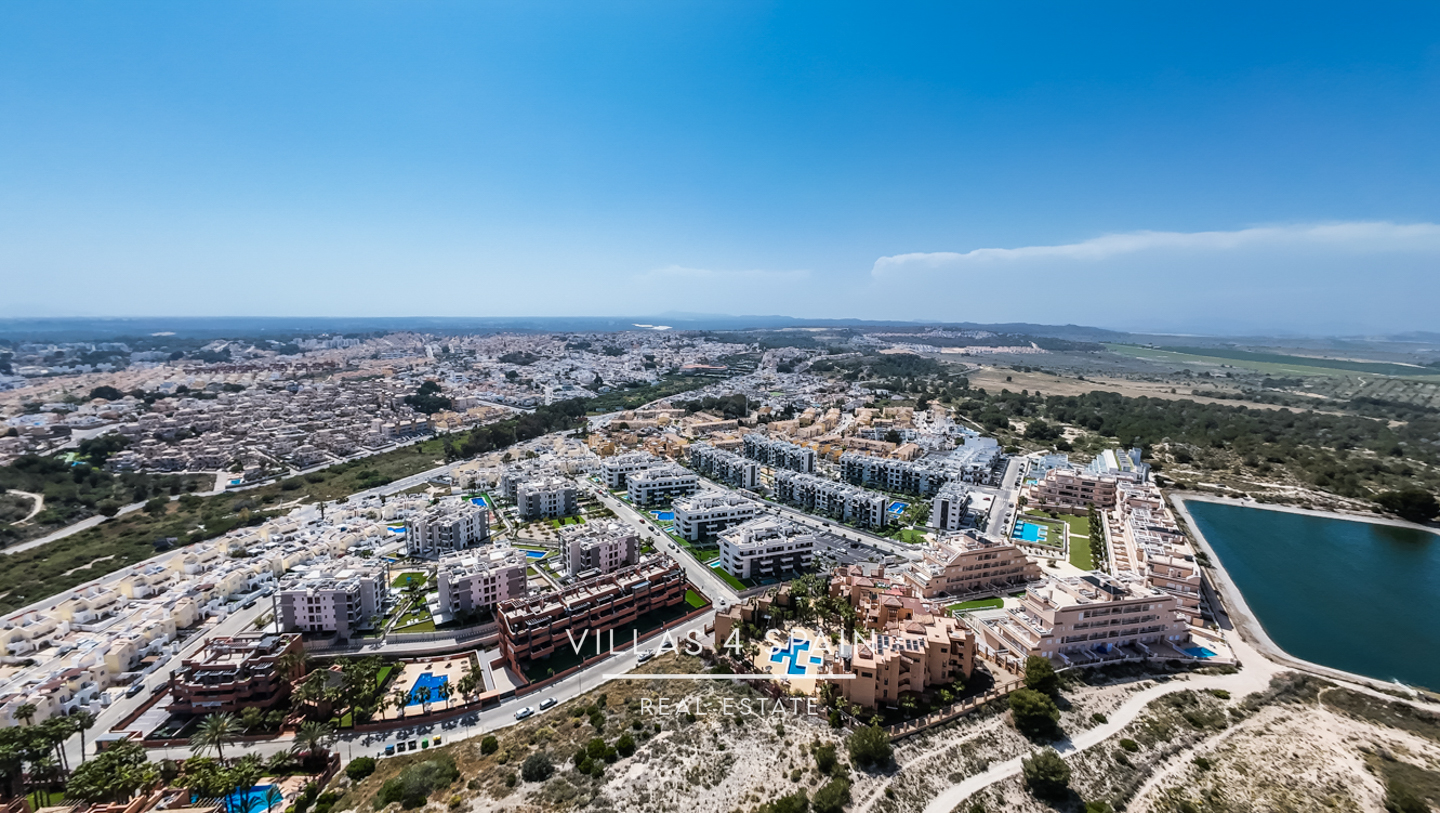 Resale - 2 Bed 2 Bath Groundfloor Apartment with front garden in Villamartin - C. Gigantes y Cabezudos - Alicante Resale - 2 Bed 2 Bath Groundfloor Apartment with front garden in Villamartin - C. Gigantes y Cabezudos - Alicante