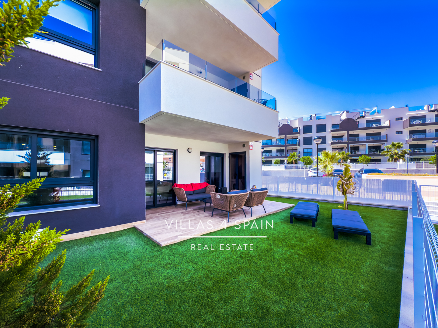 Resale - 2 Bed 2 Bath Groundfloor Apartment with front garden in Villamartin - C. Gigantes y Cabezudos - Alicante Resale - 2 Bed 2 Bath Groundfloor Apartment with front garden in Villamartin - C. Gigantes y Cabezudos - Alicante