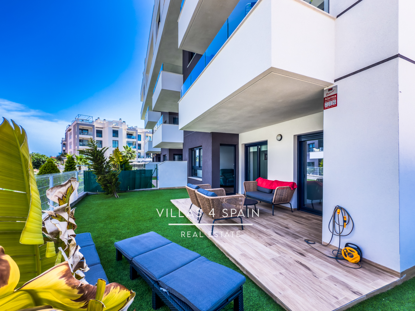 Resale - 2 Bed 2 Bath Groundfloor Apartment with front garden in Villamartin - C. Gigantes y Cabezudos - Alicante Resale - 2 Bed 2 Bath Groundfloor Apartment with front garden in Villamartin - C. Gigantes y Cabezudos - Alicante