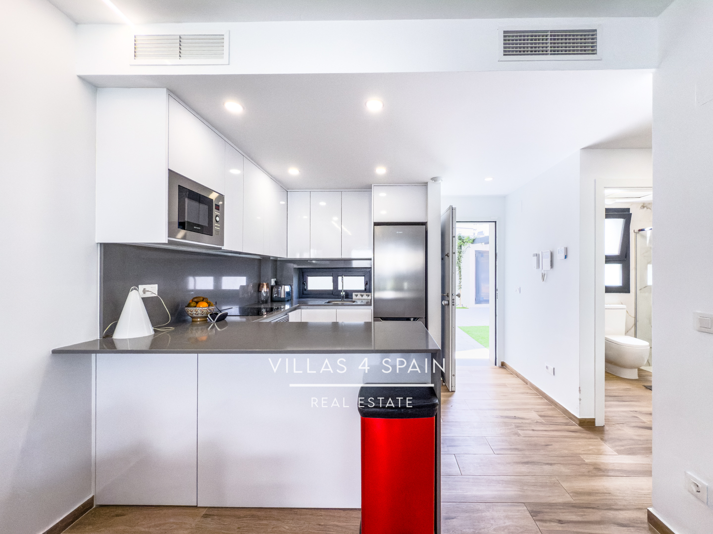Resale - 2 Bed 2 Bath Groundfloor Apartment with front garden in Villamartin - C. Gigantes y Cabezudos - Alicante Resale - 2 Bed 2 Bath Groundfloor Apartment with front garden in Villamartin - C. Gigantes y Cabezudos - Alicante