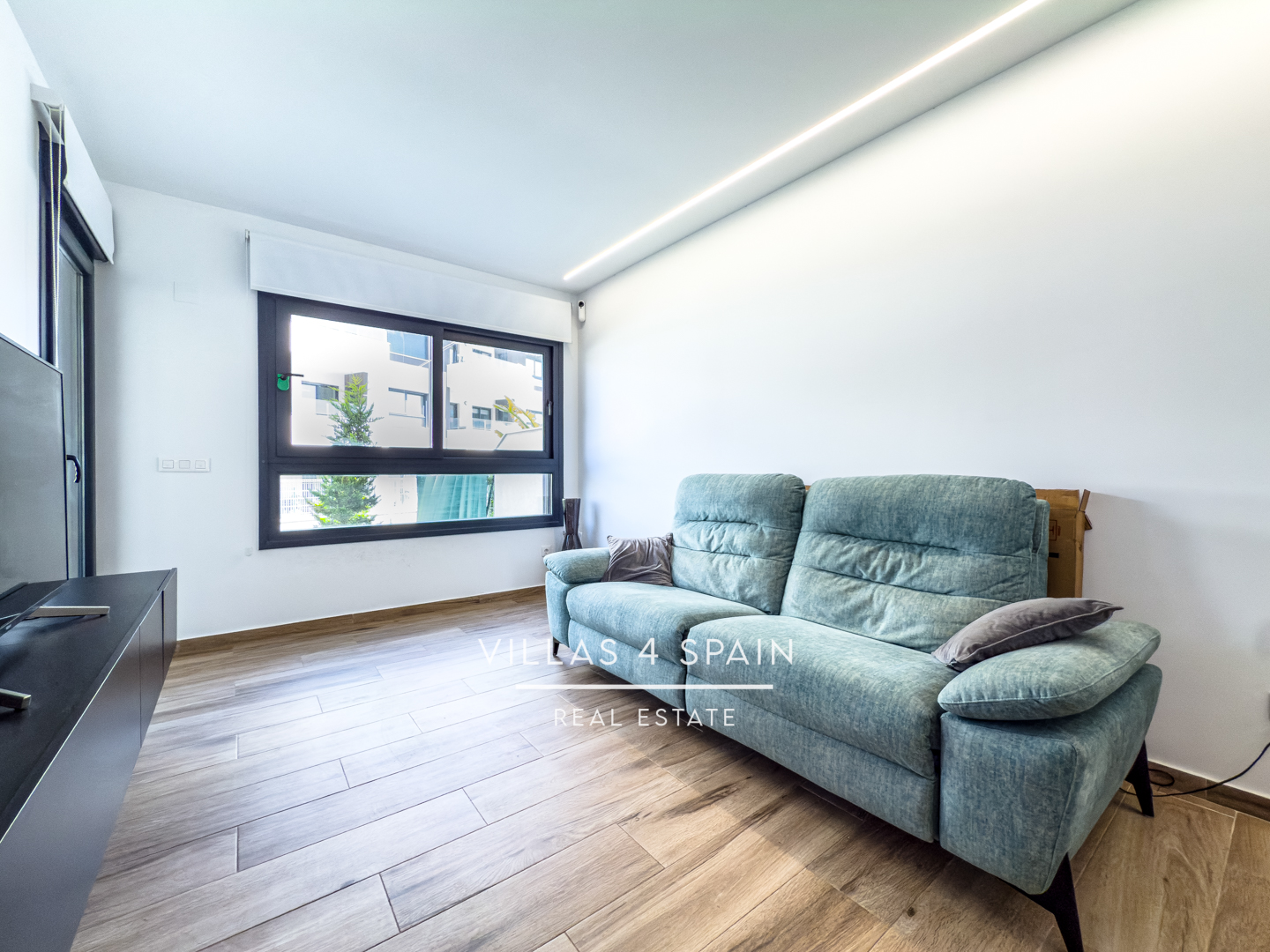 Resale - 2 Bed 2 Bath Groundfloor Apartment with front garden in Villamartin - C. Gigantes y Cabezudos - Alicante Resale - 2 Bed 2 Bath Groundfloor Apartment with front garden in Villamartin - C. Gigantes y Cabezudos - Alicante