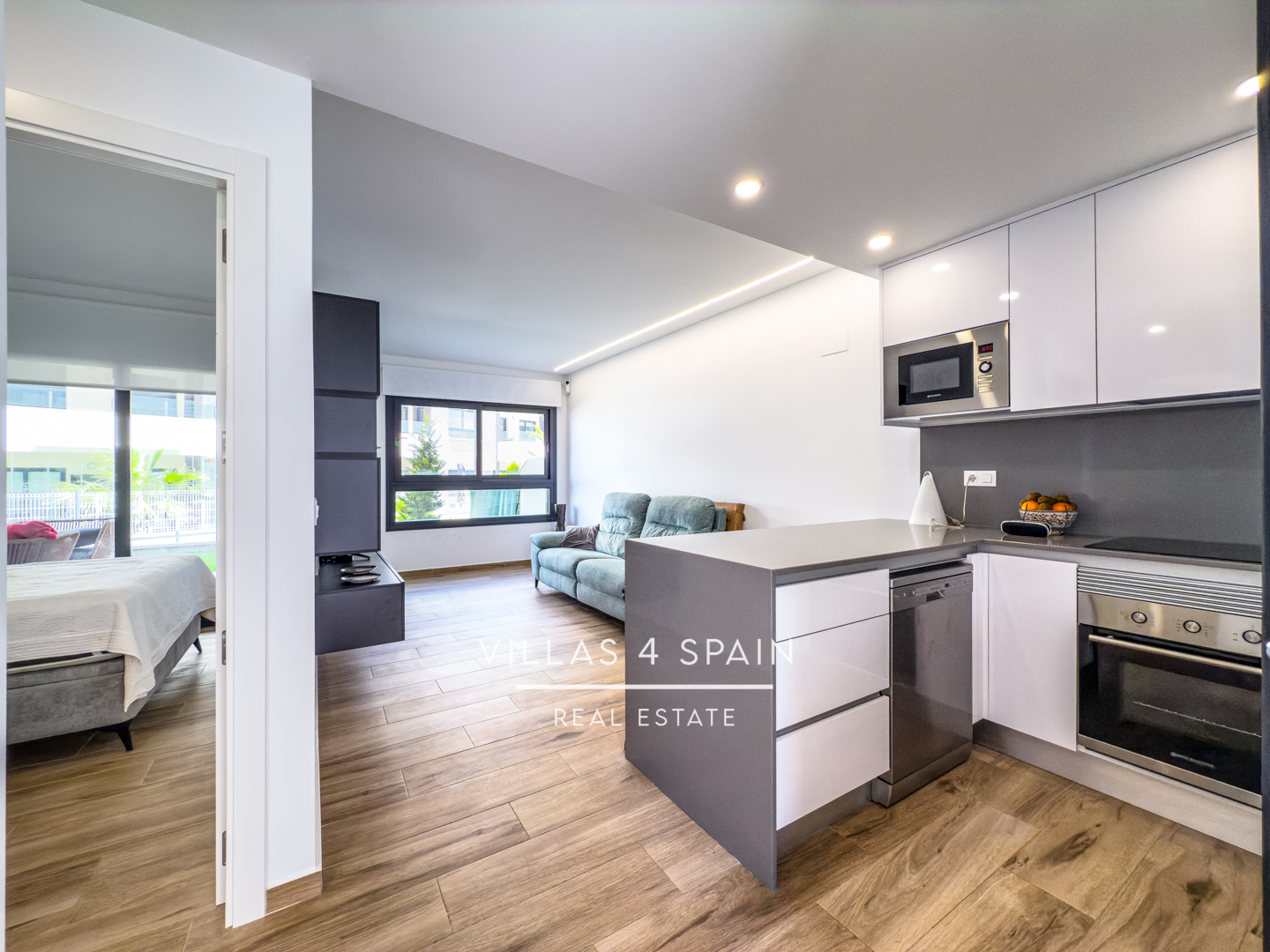 Resale - 2 Bed 2 Bath Groundfloor Apartment with front garden in Villamartin - C. Gigantes y Cabezudos - Alicante Resale - 2 Bed 2 Bath Groundfloor Apartment with front garden in Villamartin - C. Gigantes y Cabezudos - Alicante