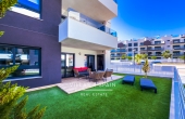 V4S2857, 2 Bed 2 Bath Groundfloor Apartment with front garden in Villamartin