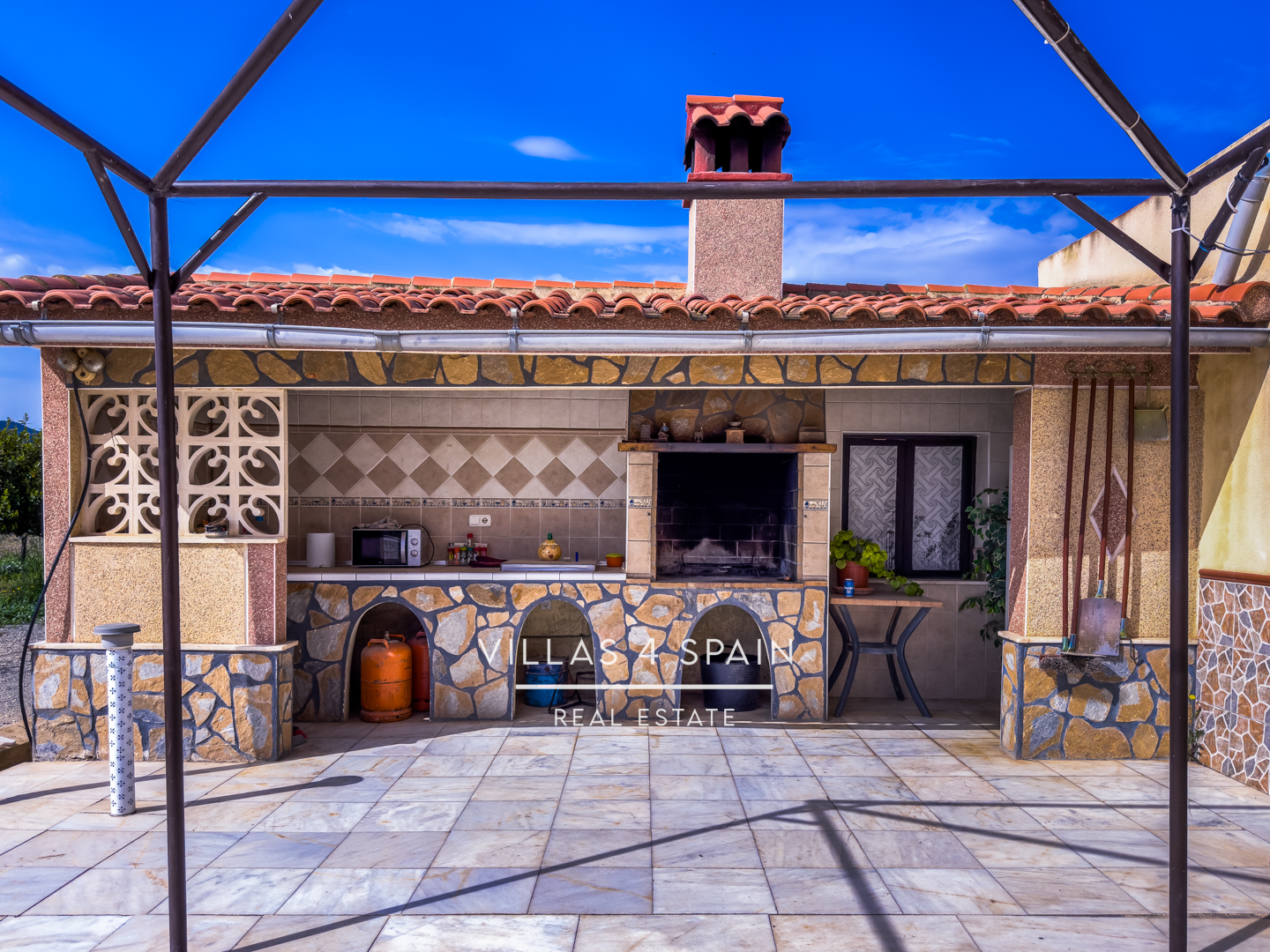 Resale - 3 Bed 3 Bath Villa with Private Pool and Expansive 12,000m² Plot in Hondón de las Nieves - Carr. a Hondón de los Frailes - Alicante Resale - 3 Bed 3 Bath Villa with Private Pool and Expansive 12,000m² Plot in Hondón de las Nieves - Carr. a Hondón de los Frailes - Alicante