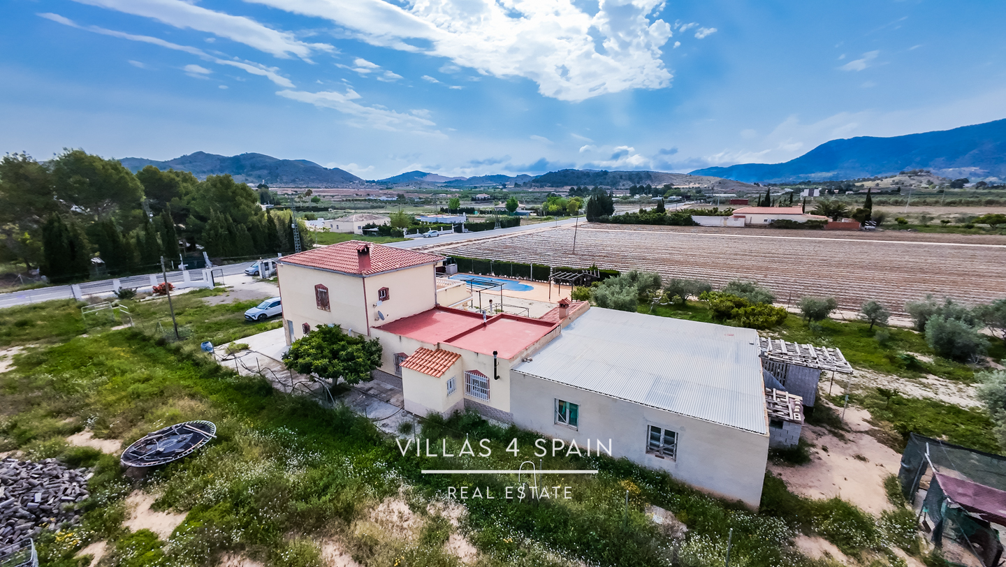 Resale - 3 Bed 3 Bath Villa with Private Pool and Expansive 12,000m² Plot in Hondón de las Nieves - Carr. a Hondón de los Frailes - Alicante Resale - 3 Bed 3 Bath Villa with Private Pool and Expansive 12,000m² Plot in Hondón de las Nieves - Carr. a Hondón de los Frailes - Alicante