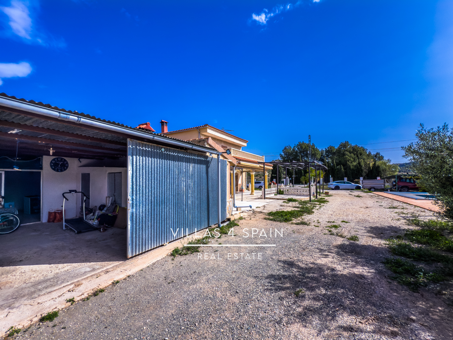 Resale - 3 Bed 3 Bath Villa with Private Pool and Expansive 12,000m² Plot in Hondón de las Nieves - Carr. a Hondón de los Frailes - Alicante Resale - 3 Bed 3 Bath Villa with Private Pool and Expansive 12,000m² Plot in Hondón de las Nieves - Carr. a Hondón de los Frailes - Alicante