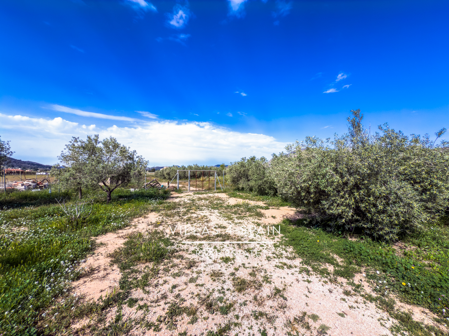 Resale - 3 Bed 3 Bath Villa with Private Pool and Expansive 12,000m² Plot in Hondón de las Nieves - Carr. a Hondón de los Frailes - Alicante Resale - 3 Bed 3 Bath Villa with Private Pool and Expansive 12,000m² Plot in Hondón de las Nieves - Carr. a Hondón de los Frailes - Alicante