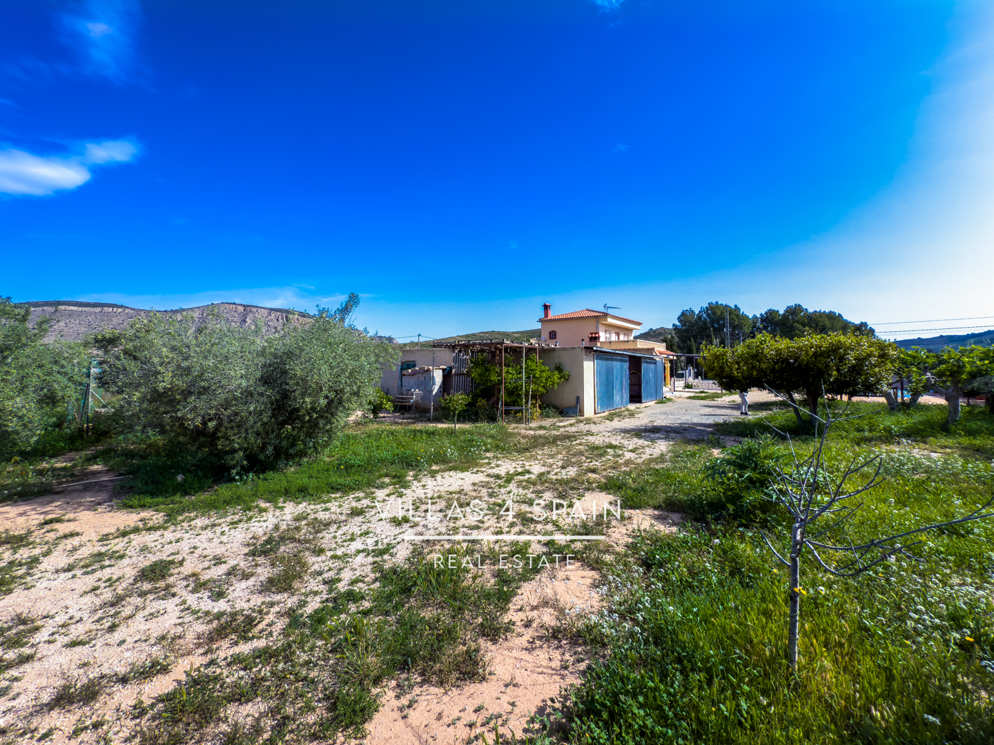 Resale - 3 Bed 3 Bath Villa with Private Pool and Expansive 12,000m² Plot in Hondón de las Nieves - Carr. a Hondón de los Frailes - Alicante Resale - 3 Bed 3 Bath Villa with Private Pool and Expansive 12,000m² Plot in Hondón de las Nieves - Carr. a Hondón de los Frailes - Alicante