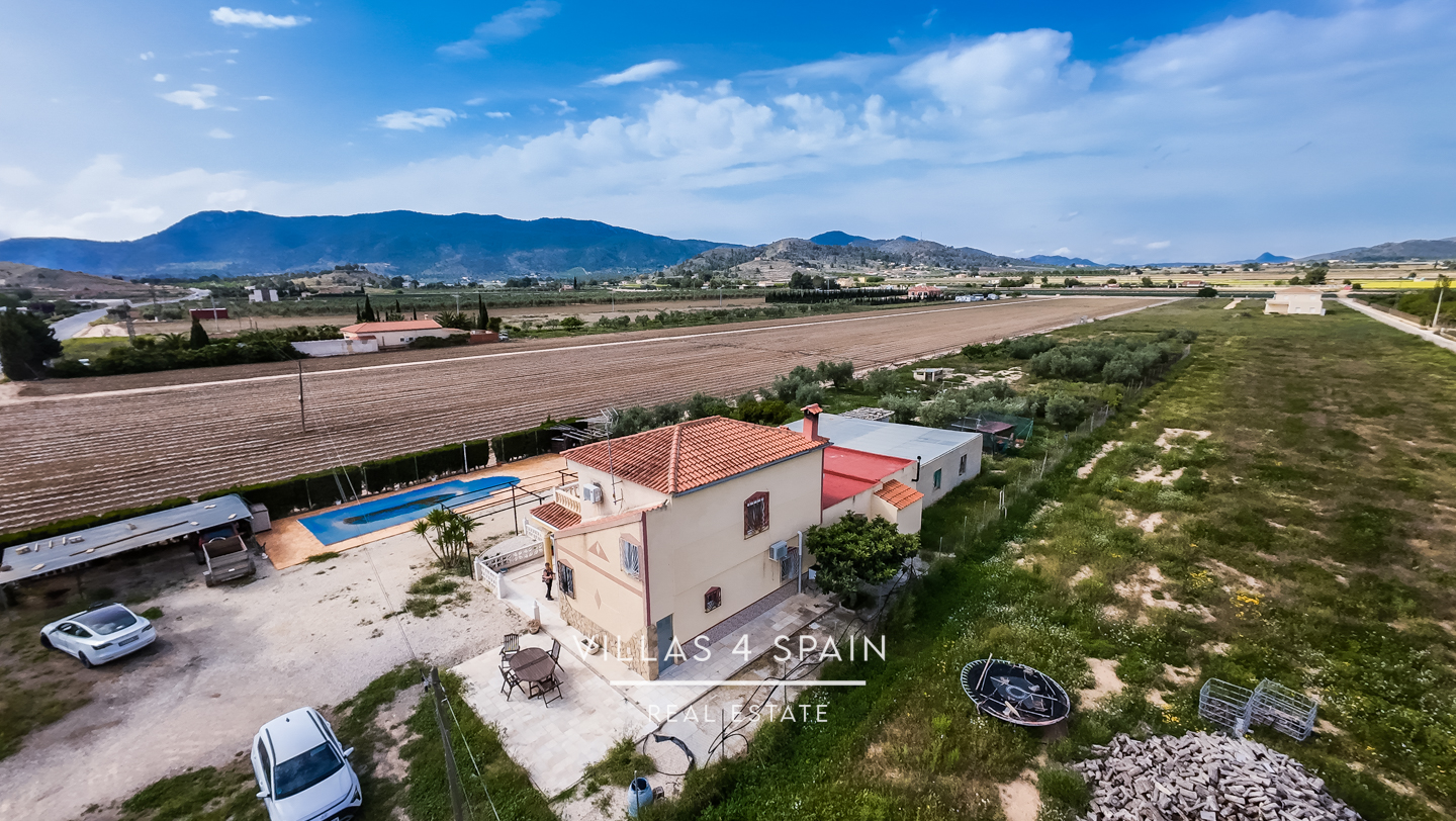 Resale - 3 Bed 3 Bath Villa with Private Pool and Expansive 12,000m² Plot in Hondón de las Nieves - Carr. a Hondón de los Frailes - Alicante Resale - 3 Bed 3 Bath Villa with Private Pool and Expansive 12,000m² Plot in Hondón de las Nieves - Carr. a Hondón de los Frailes - Alicante