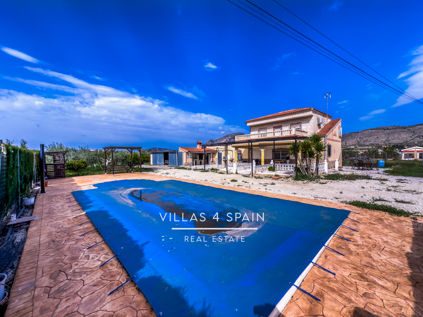 Resale - 3 Bed 3 Bath Villa with Private Pool and Expansive 12,000m² Plot in Hondón de las Nieves - Carr. a Hondón de los Frailes - Alicante Resale - 3 Bed 3 Bath Villa with Private Pool and Expansive 12,000m² Plot in Hondón de las Nieves - Carr. a Hondón de los Frailes - Alicante