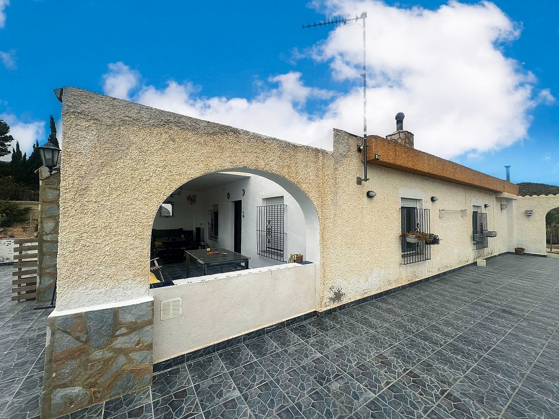 Resale - 4 Bedroom 2 Bathroom Villa in Agost - - Alicante Resale - 4 Bedroom 2 Bathroom Villa in Agost - - Alicante