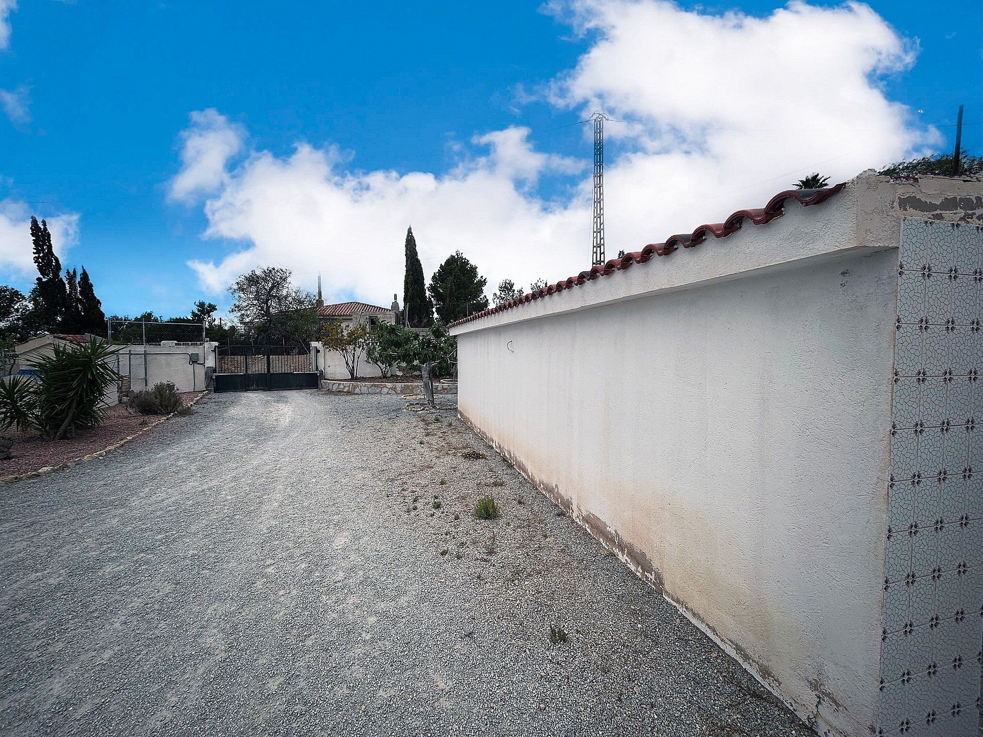 Resale - 4 Bedroom 2 Bathroom Villa in Agost - - Alicante Resale - 4 Bedroom 2 Bathroom Villa in Agost - - Alicante