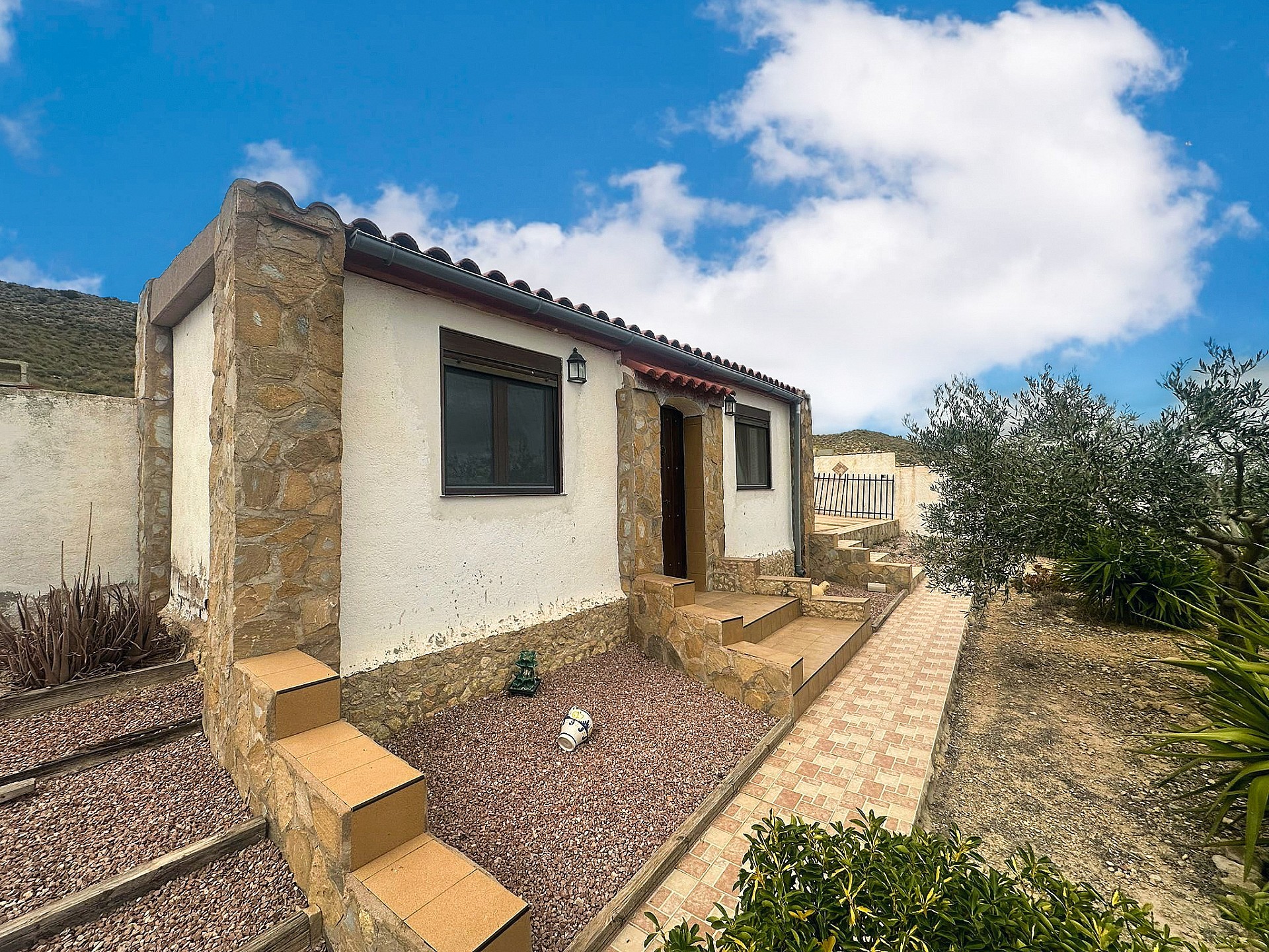 Resale - 4 Bedroom 2 Bathroom Villa in Agost - - Alicante Resale - 4 Bedroom 2 Bathroom Villa in Agost - - Alicante