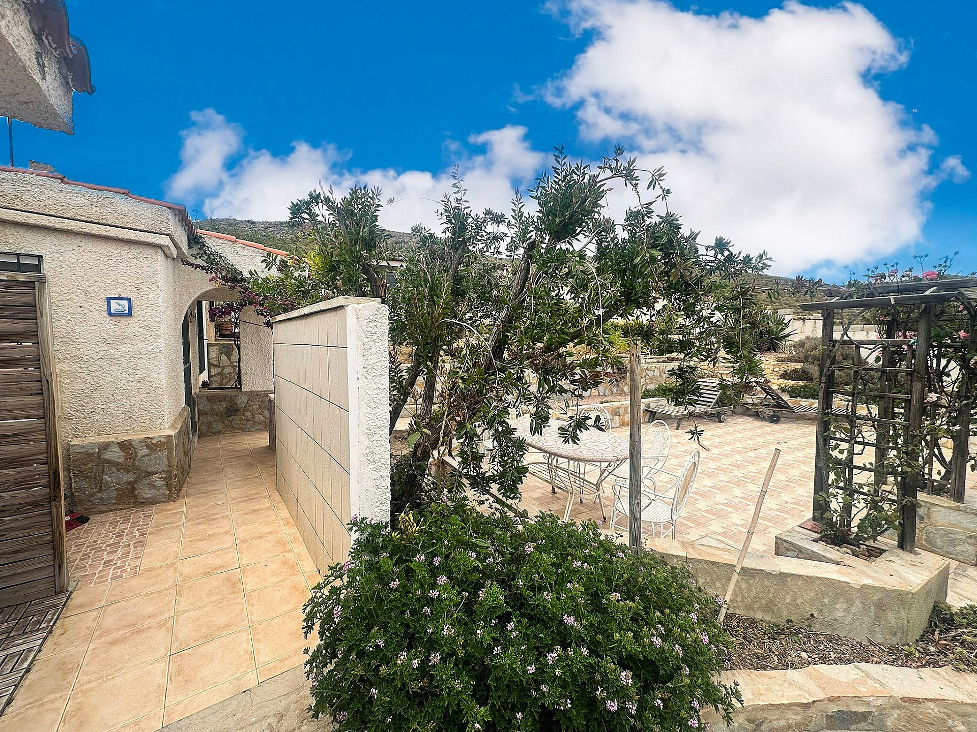 Resale - 4 Bedroom 2 Bathroom Villa in Agost - - Alicante Resale - 4 Bedroom 2 Bathroom Villa in Agost - - Alicante