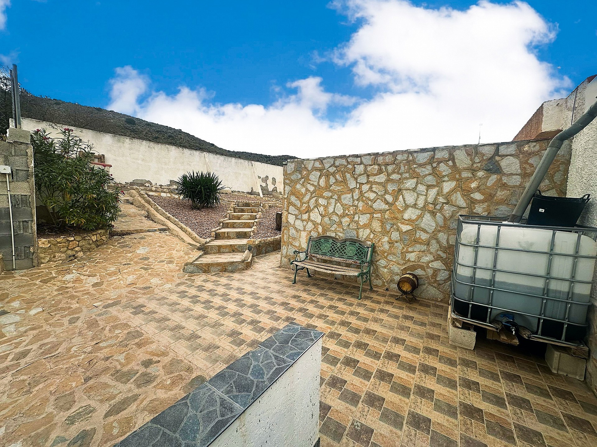 Resale - 4 Bedroom 2 Bathroom Villa in Agost - - Alicante Resale - 4 Bedroom 2 Bathroom Villa in Agost - - Alicante