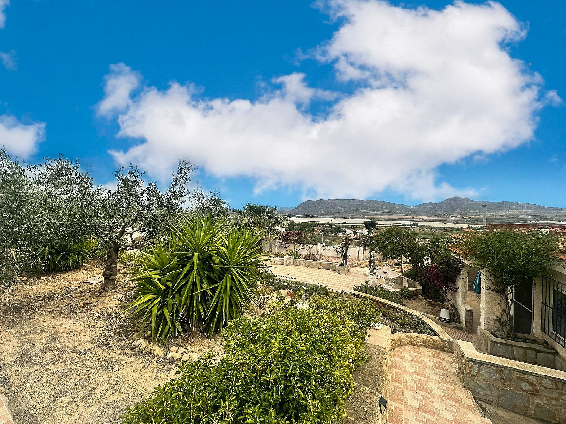 Resale - 4 Bedroom 2 Bathroom Villa in Agost - - Alicante Resale - 4 Bedroom 2 Bathroom Villa in Agost - - Alicante