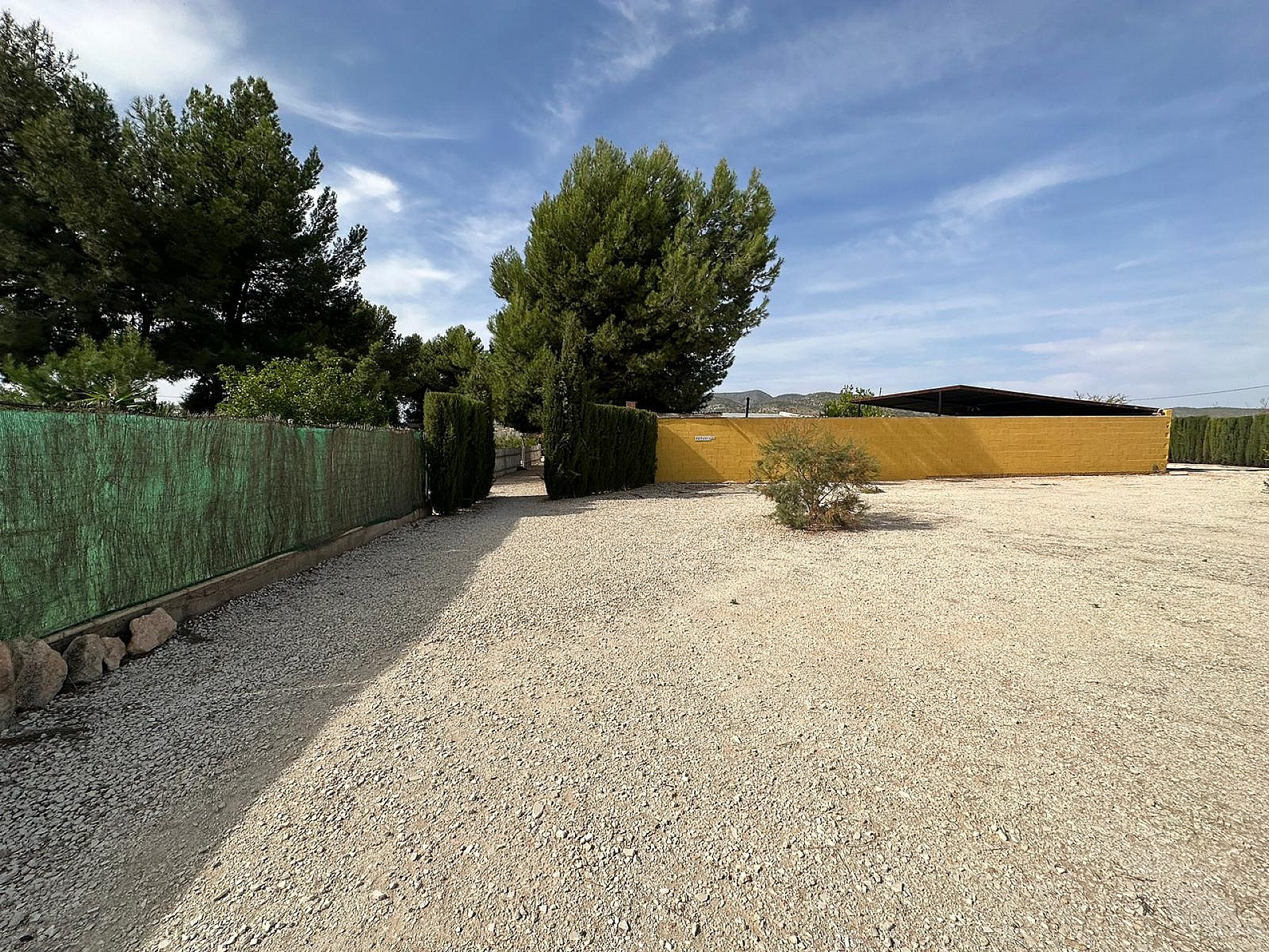 Resale - 3 Bedroom 1 Bathroom Commercial in Pinoso - - Alicante Resale - 3 Bedroom 1 Bathroom Commercial in Pinoso - - Alicante