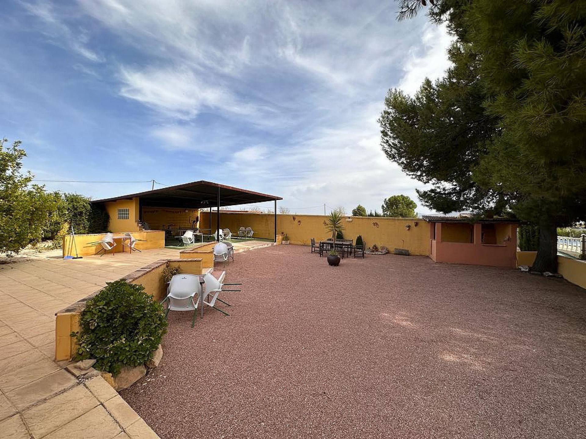 Resale - 3 Bedroom 1 Bathroom Commercial in Pinoso - - Alicante Resale - 3 Bedroom 1 Bathroom Commercial in Pinoso - - Alicante