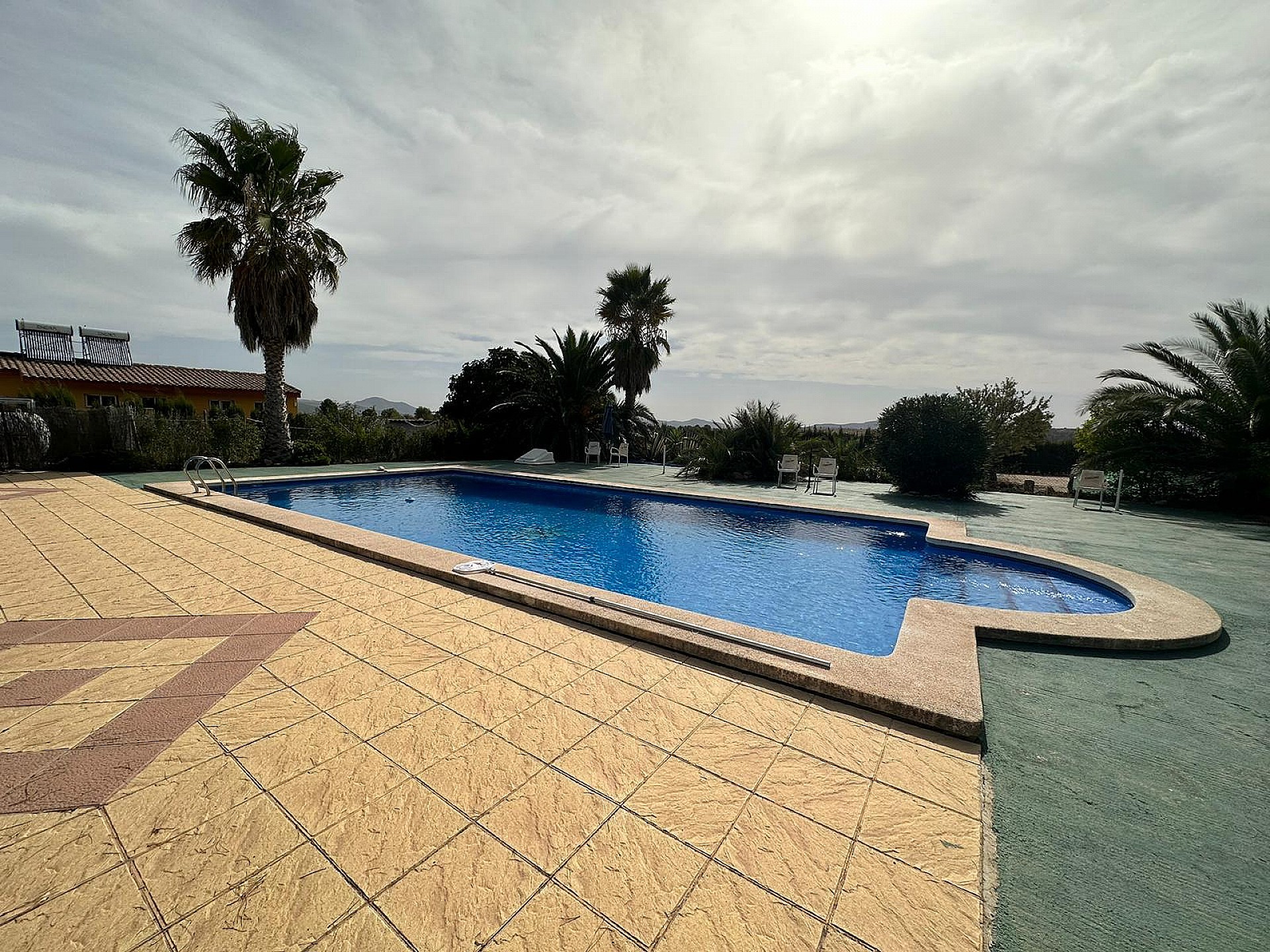 Resale - 3 Bedroom 1 Bathroom Commercial in Pinoso - - Alicante Resale - 3 Bedroom 1 Bathroom Commercial in Pinoso - - Alicante