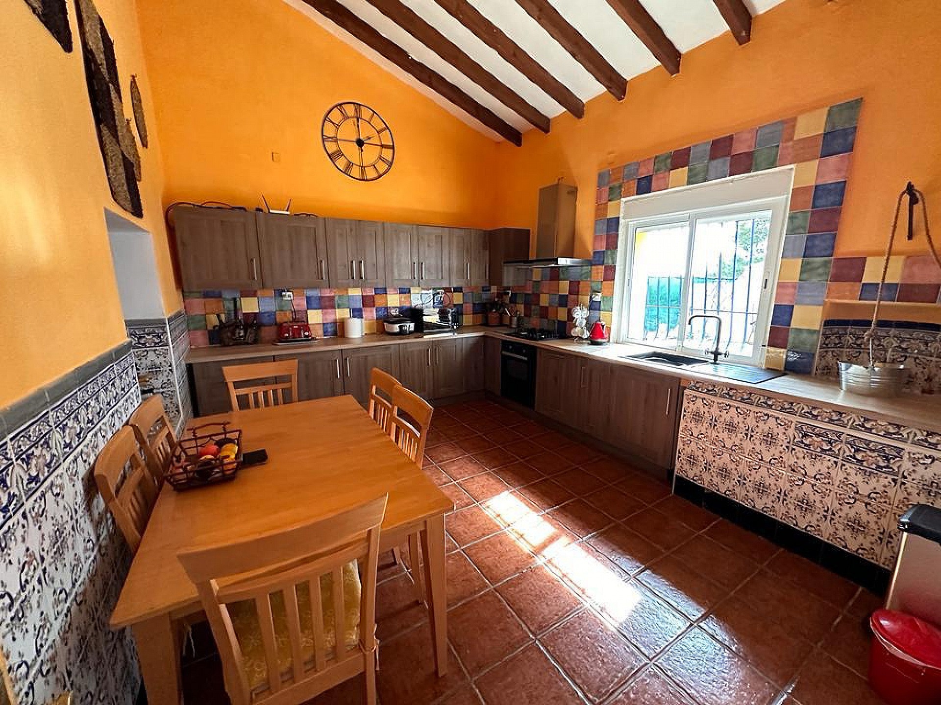 Resale - 3 Bedroom 1 Bathroom Commercial in Pinoso - - Alicante Resale - 3 Bedroom 1 Bathroom Commercial in Pinoso - - Alicante
