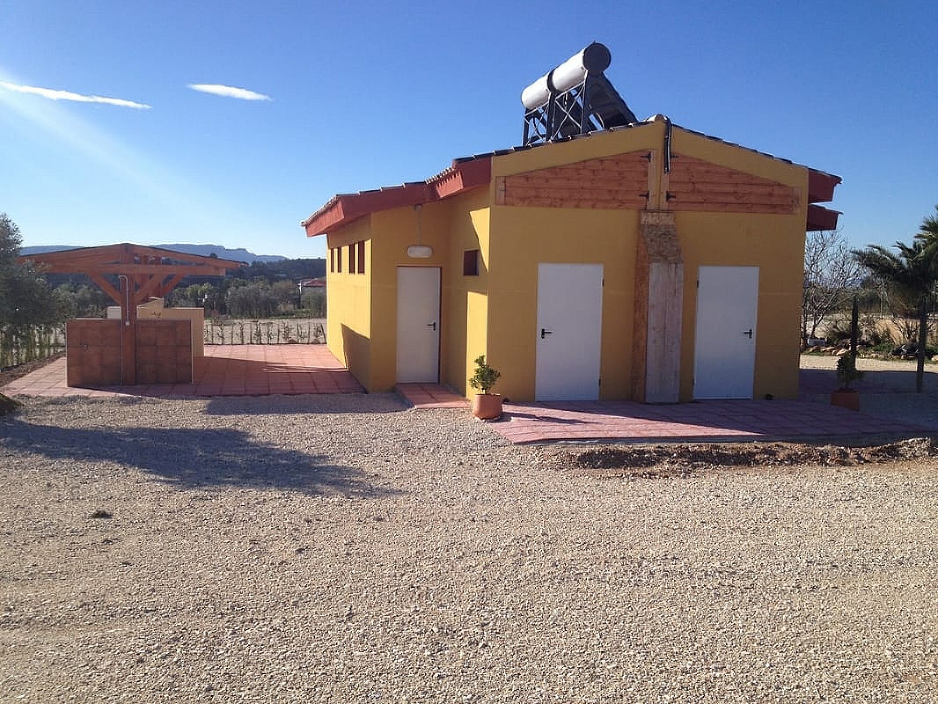 Resale - 3 Bedroom 1 Bathroom Commercial in Pinoso - - Alicante Resale - 3 Bedroom 1 Bathroom Commercial in Pinoso - - Alicante