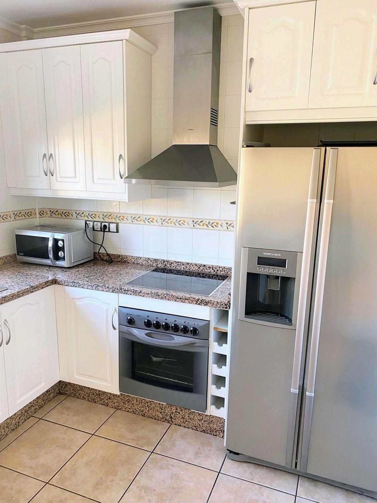 Resale - 3 Bedroom 2 Bathroom Chalet in Villamartín - Villamartin - Alicante Resale - 3 Bedroom 2 Bathroom Chalet in Villamartín - Villamartin - Alicante