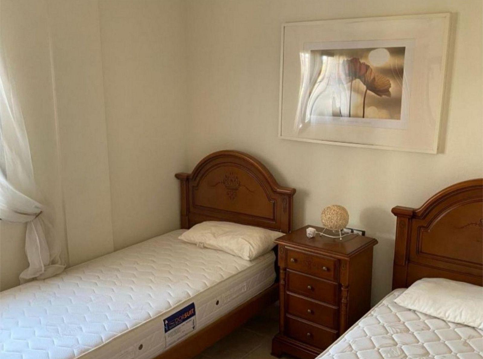 Resale - 3 Bedroom 2 Bathroom Chalet in Villamartín - Villamartin - Alicante Resale - 3 Bedroom 2 Bathroom Chalet in Villamartín - Villamartin - Alicante