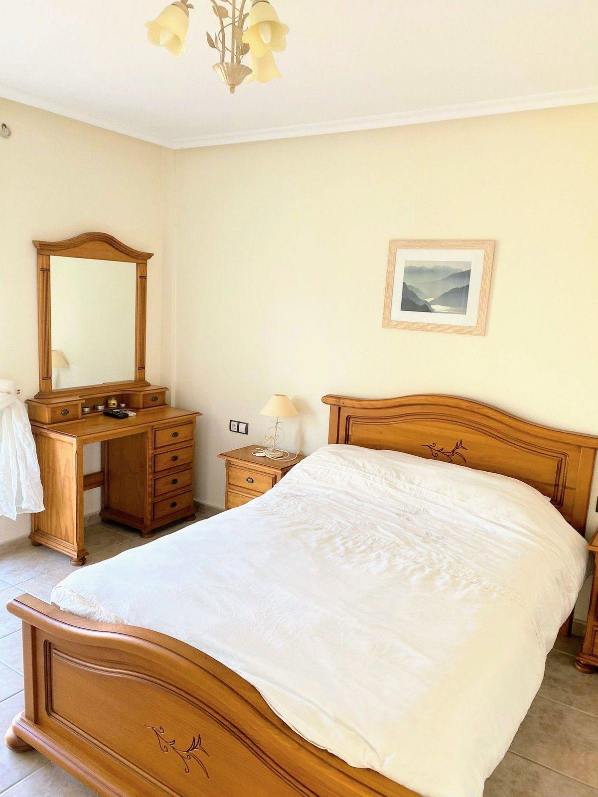 Resale - 3 Bedroom 2 Bathroom Chalet in Villamartín - Villamartin - Alicante Resale - 3 Bedroom 2 Bathroom Chalet in Villamartín - Villamartin - Alicante