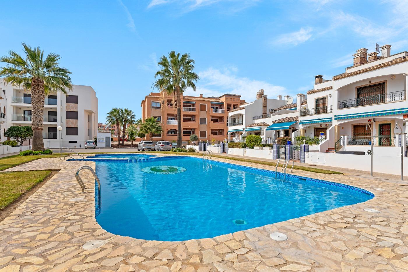 Resale - 2 Bedroom 2 Bathroom Apartamento in Orihuela Costa - Villamartin - Alicante Resale - 2 Bedroom 2 Bathroom Apartamento in Orihuela Costa - Villamartin - Alicante